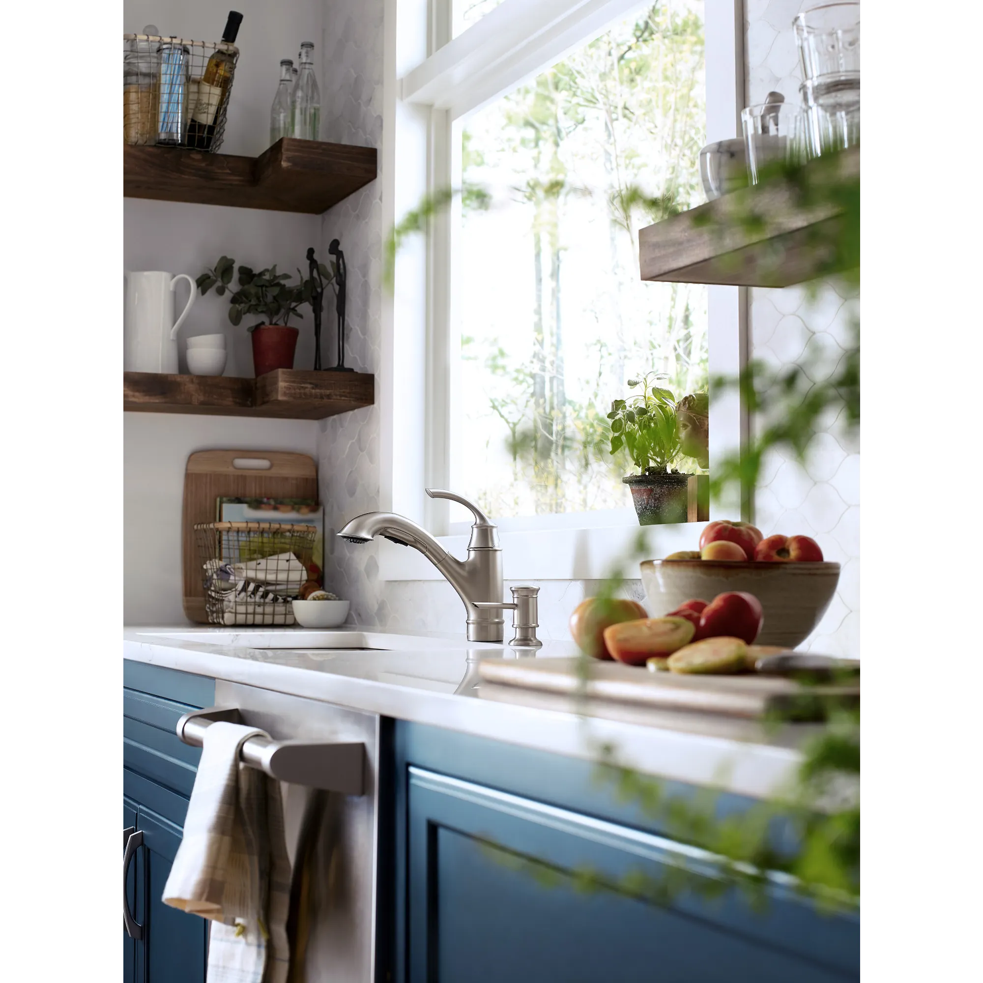 Marietta One-handle Pullout Kitchen Faucet - Image 8