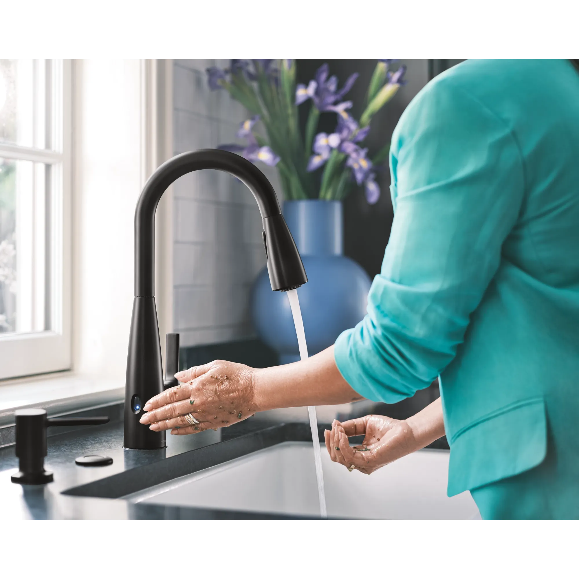 Haelyn MotionSense Wave One-Handle Pulldown Touchless Kitchen Faucet - Image 19