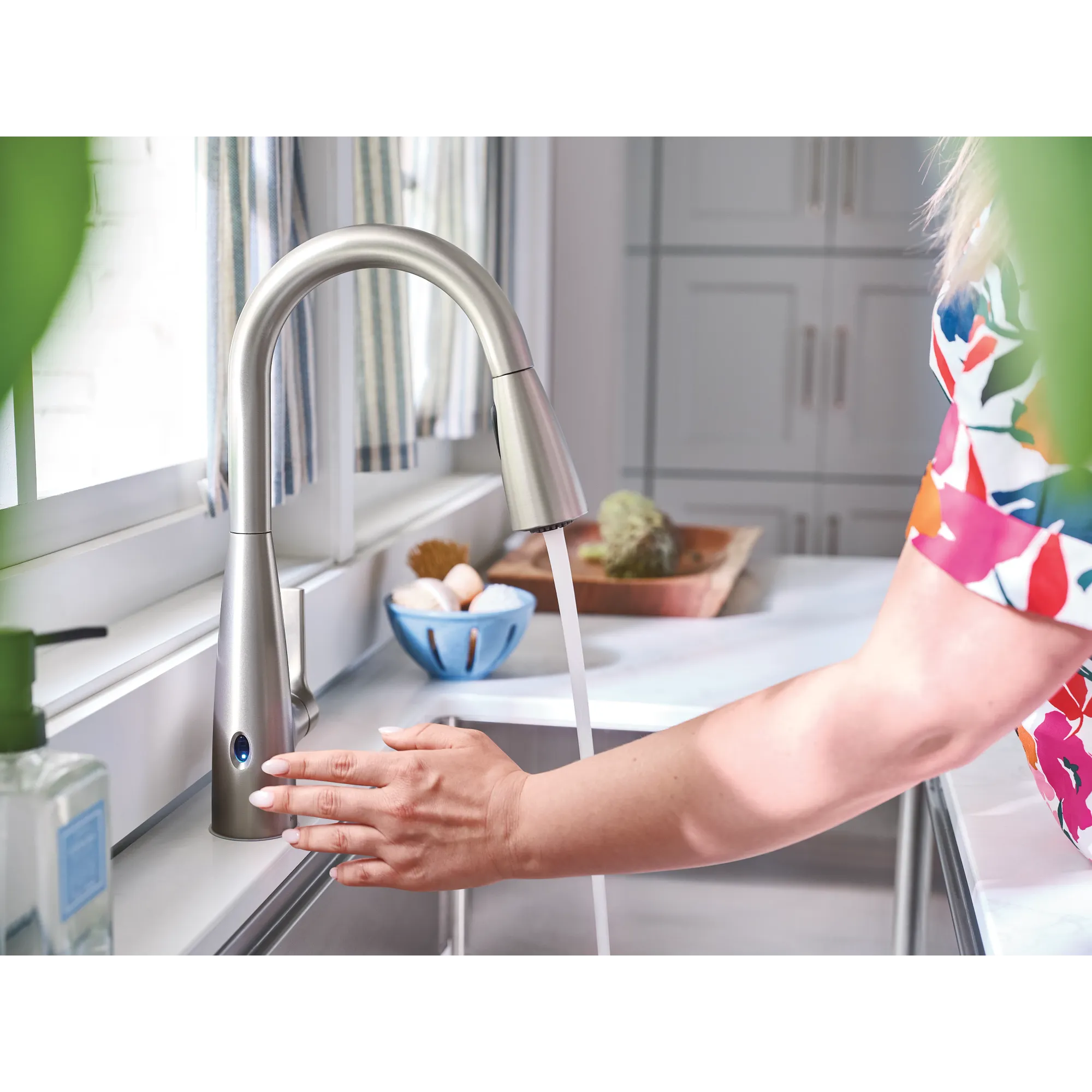 Haelyn MotionSense Wave One-Handle Pulldown Touchless Kitchen Faucet - Image 25