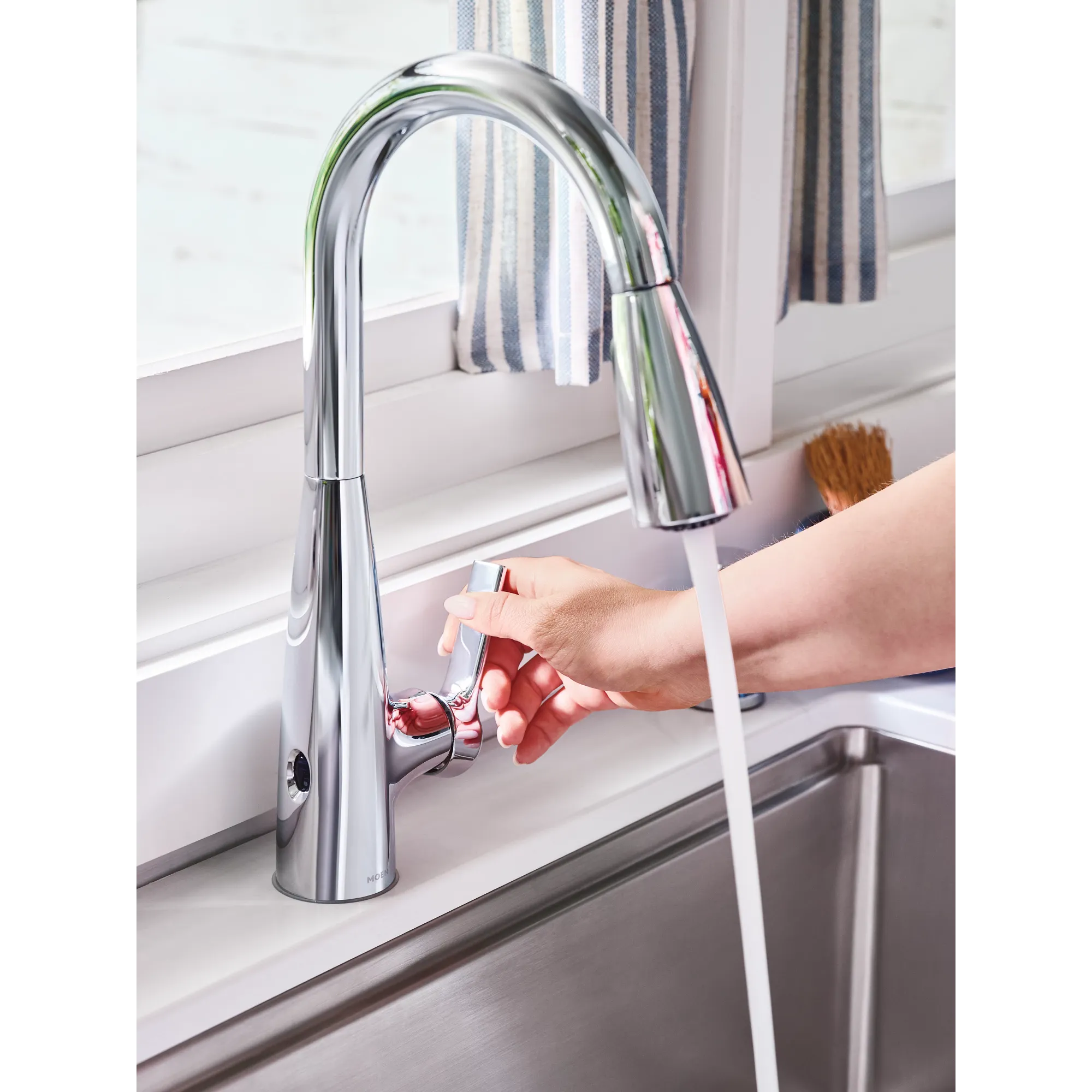 Haelyn MotionSense Wave One-Handle Pulldown Touchless Kitchen Faucet - Image 5