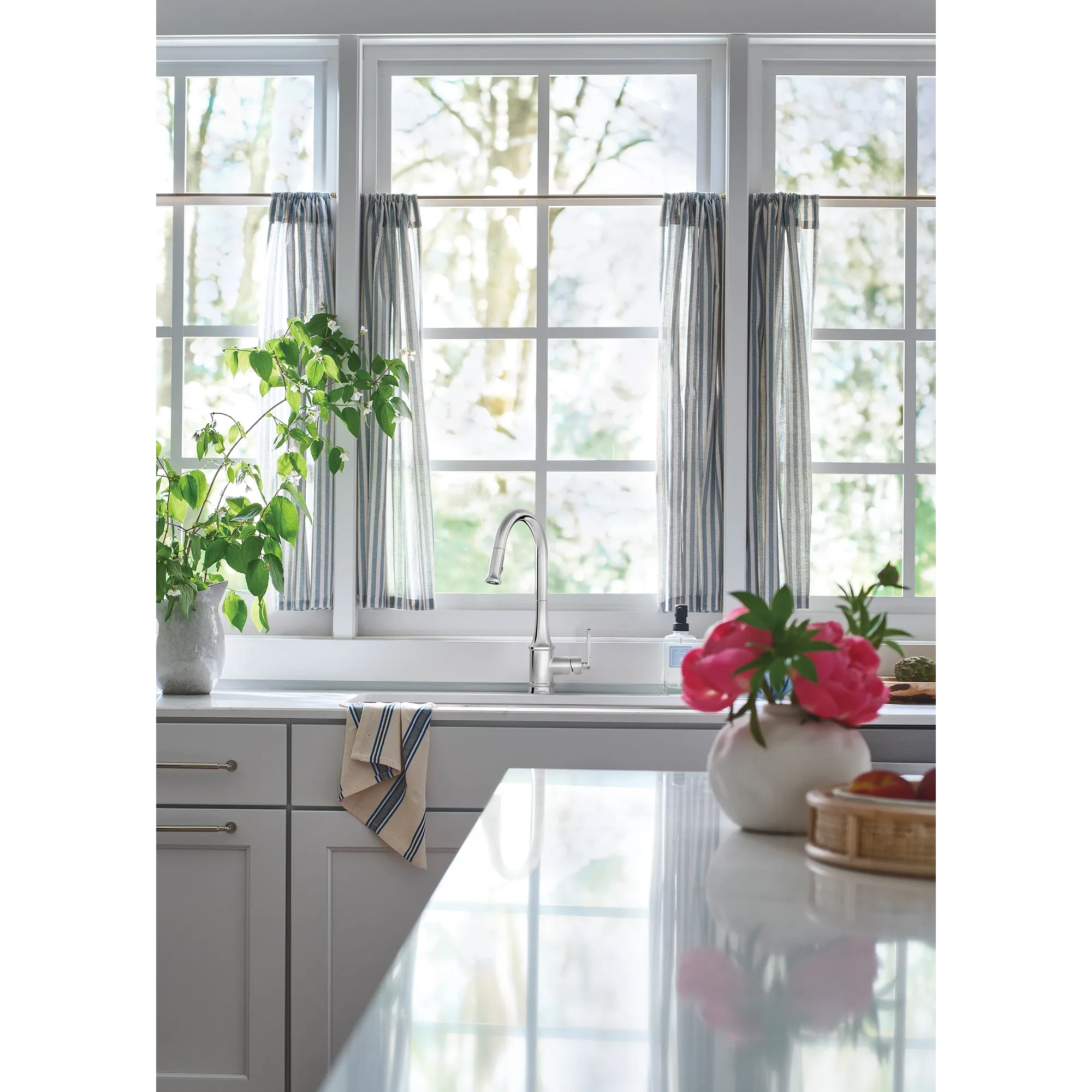 Judith One-Handle High Arc Pulldown Kitchen Faucet - Image 8