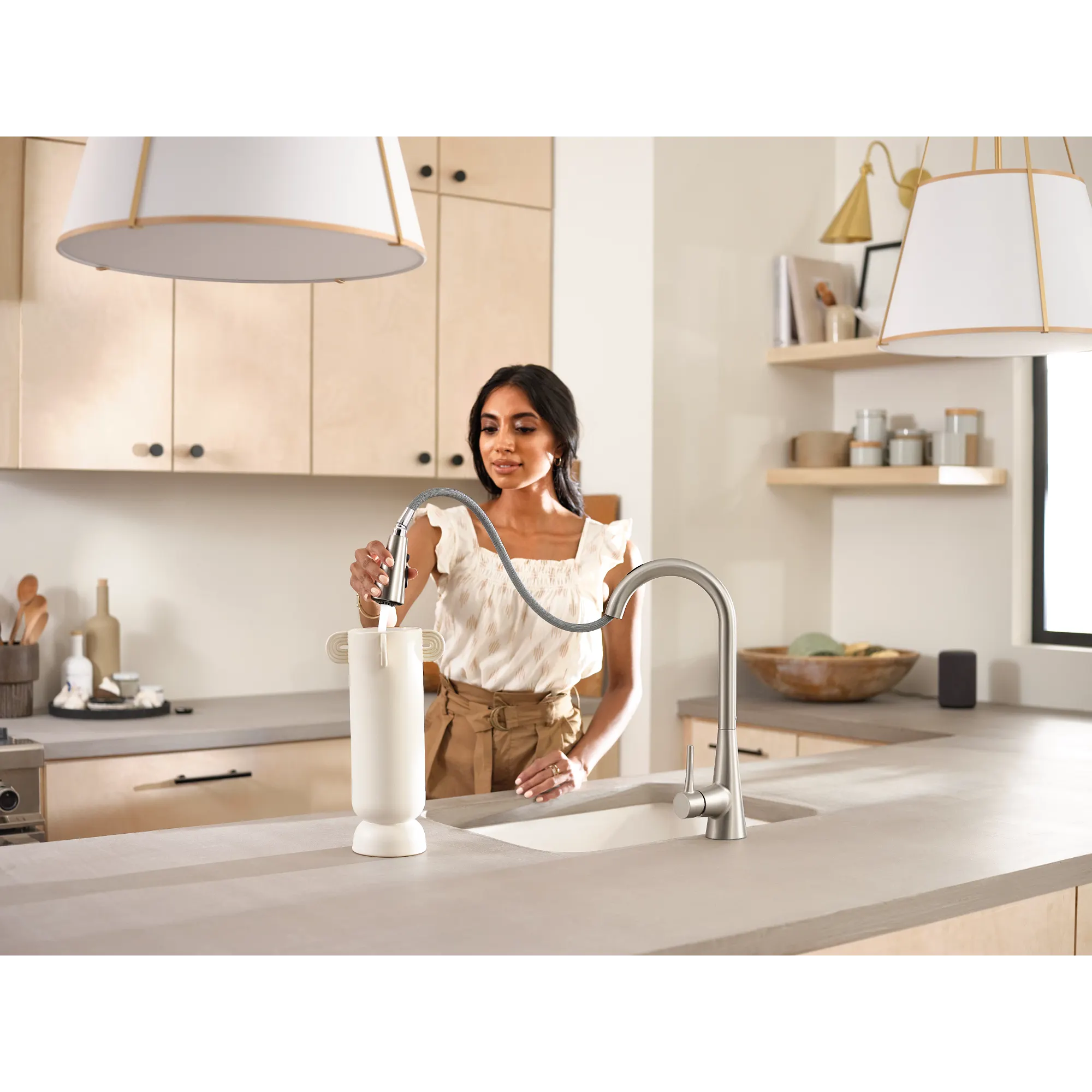Sarai Smart Pulldown Touchless Kitchen Faucet - Image 3