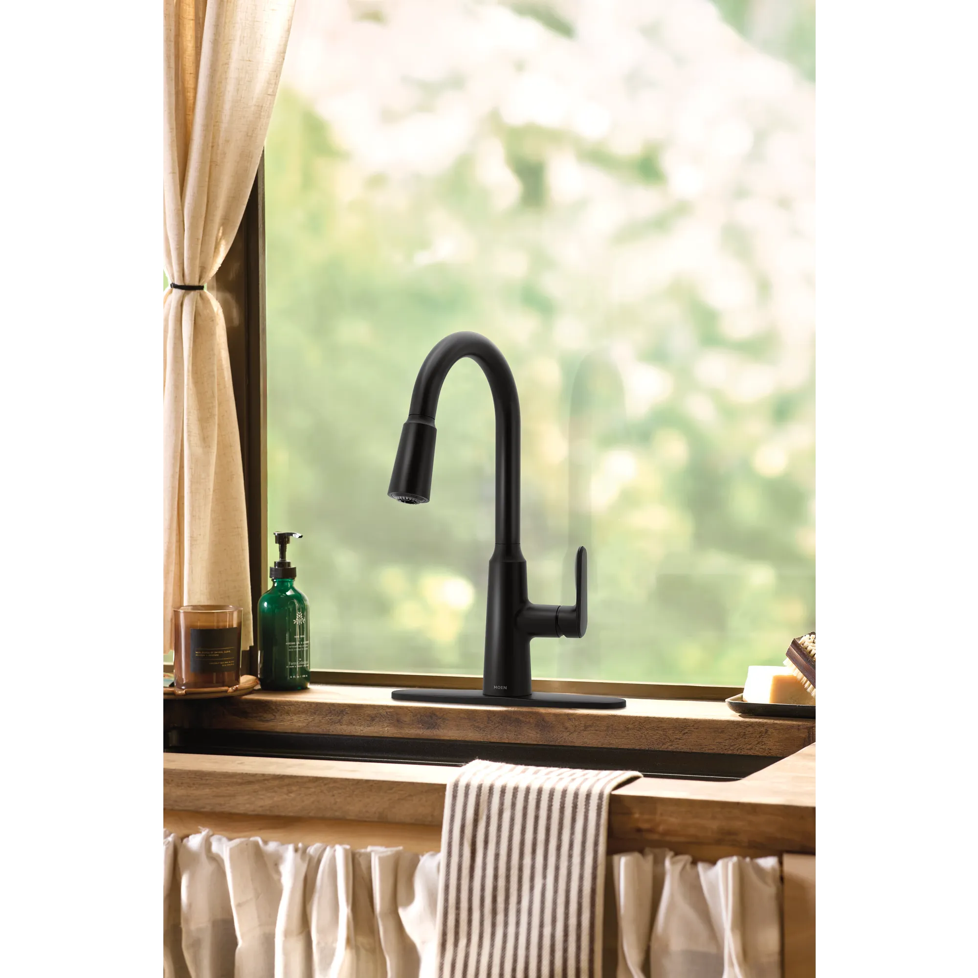 Edwyn Matte black one-handle high arc pulldown kitchen faucet - Image 7