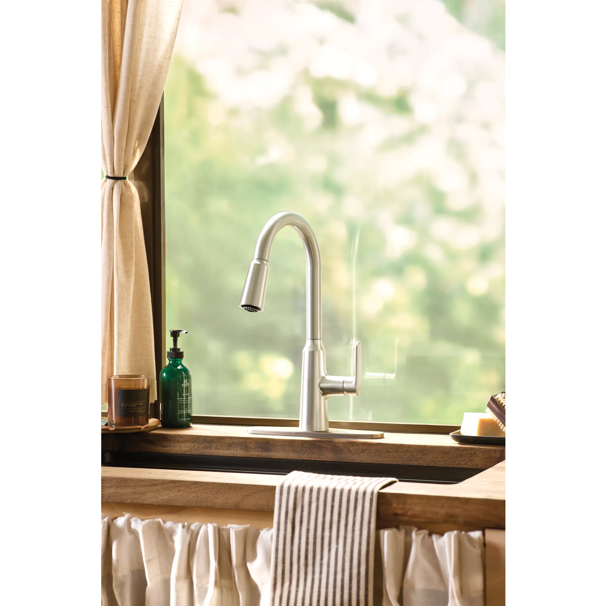 Edwyn Spot resist stainless one-handle high arc pulldown kitchen faucet - Image 4