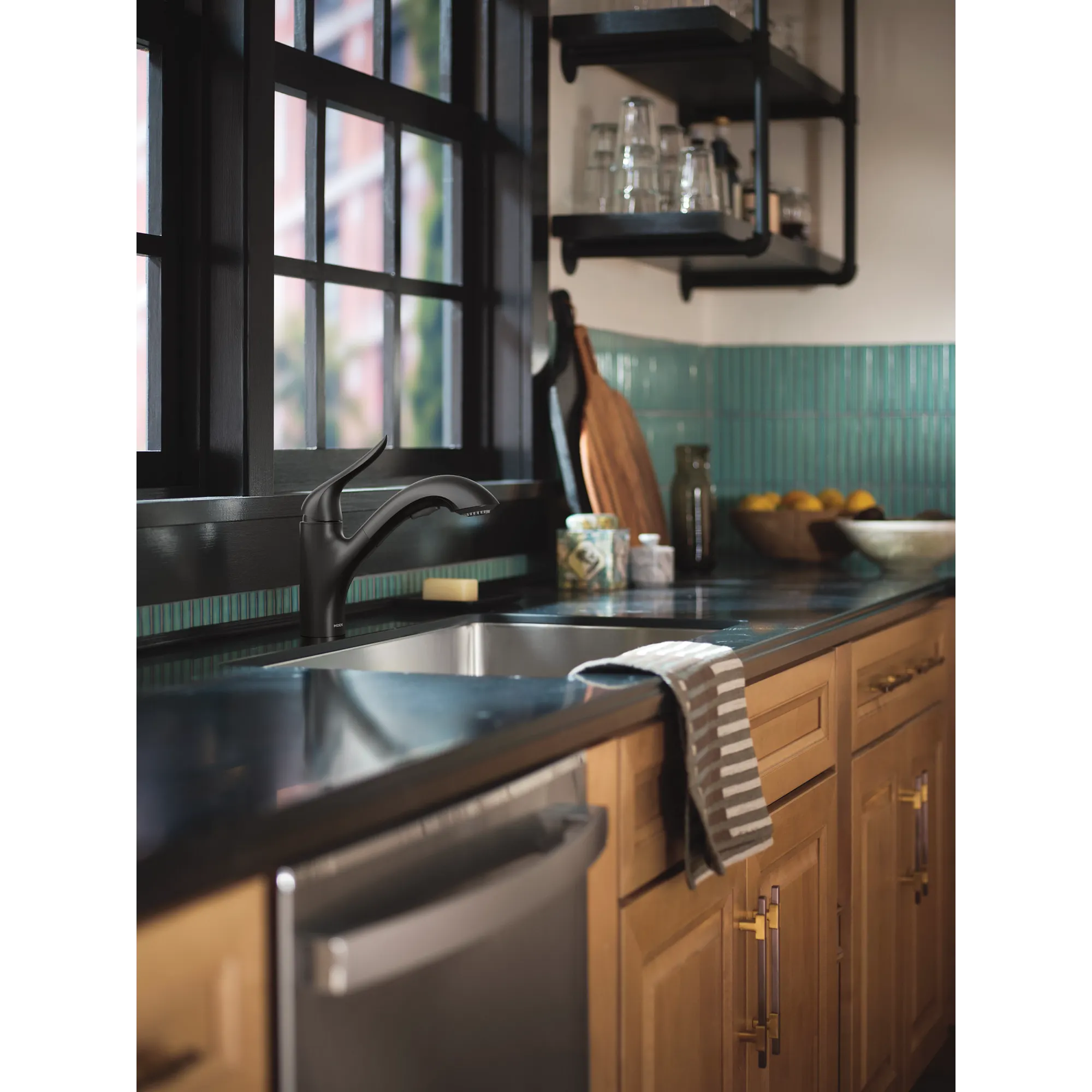 Koa One-Handle Pullout Kitchen Faucet - Image 11