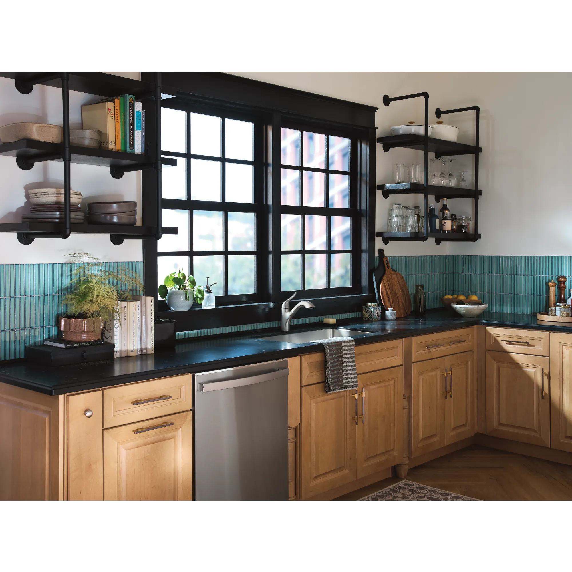 Koa One-Handle Pullout Kitchen Faucet - Image 14