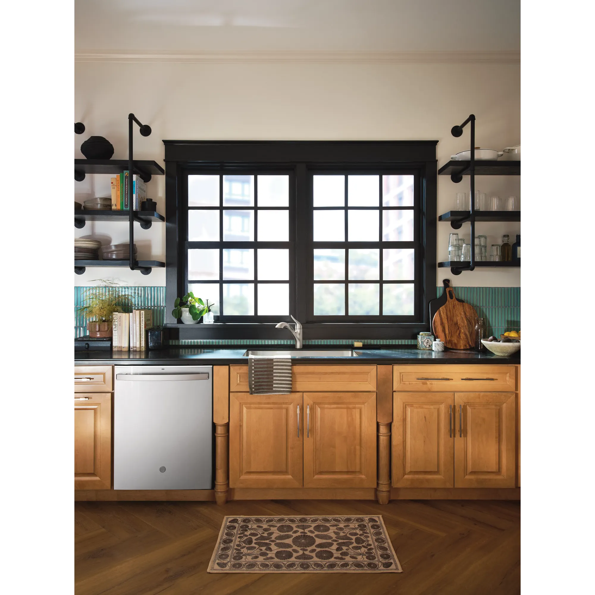 Koa One-Handle Pullout Kitchen Faucet - Image 20