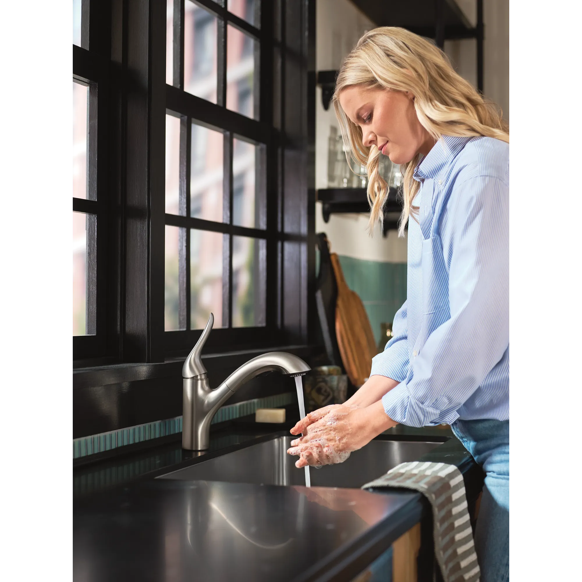 Koa One-Handle Pullout Kitchen Faucet - Image 21
