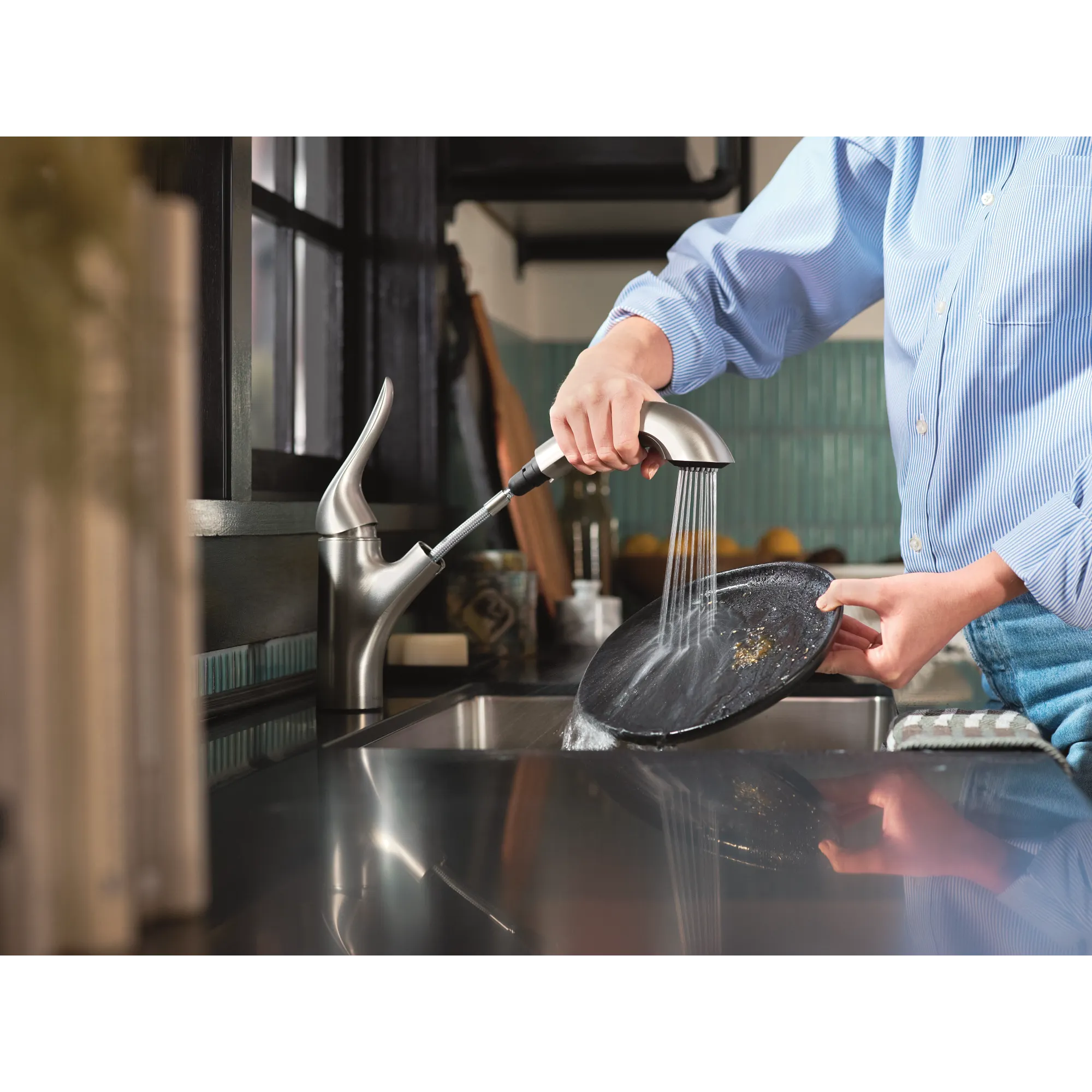 Koa One-Handle Pullout Kitchen Faucet - Image 23