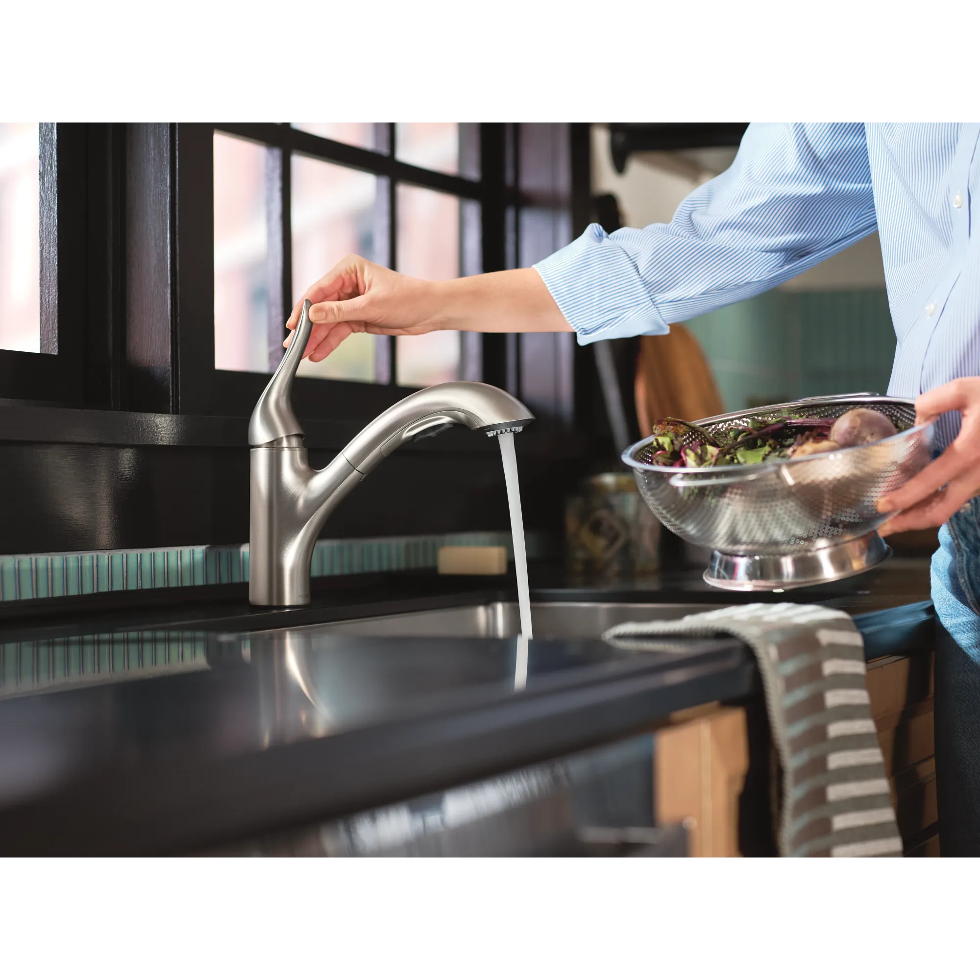Koa One-Handle Pullout Kitchen Faucet - Image 25