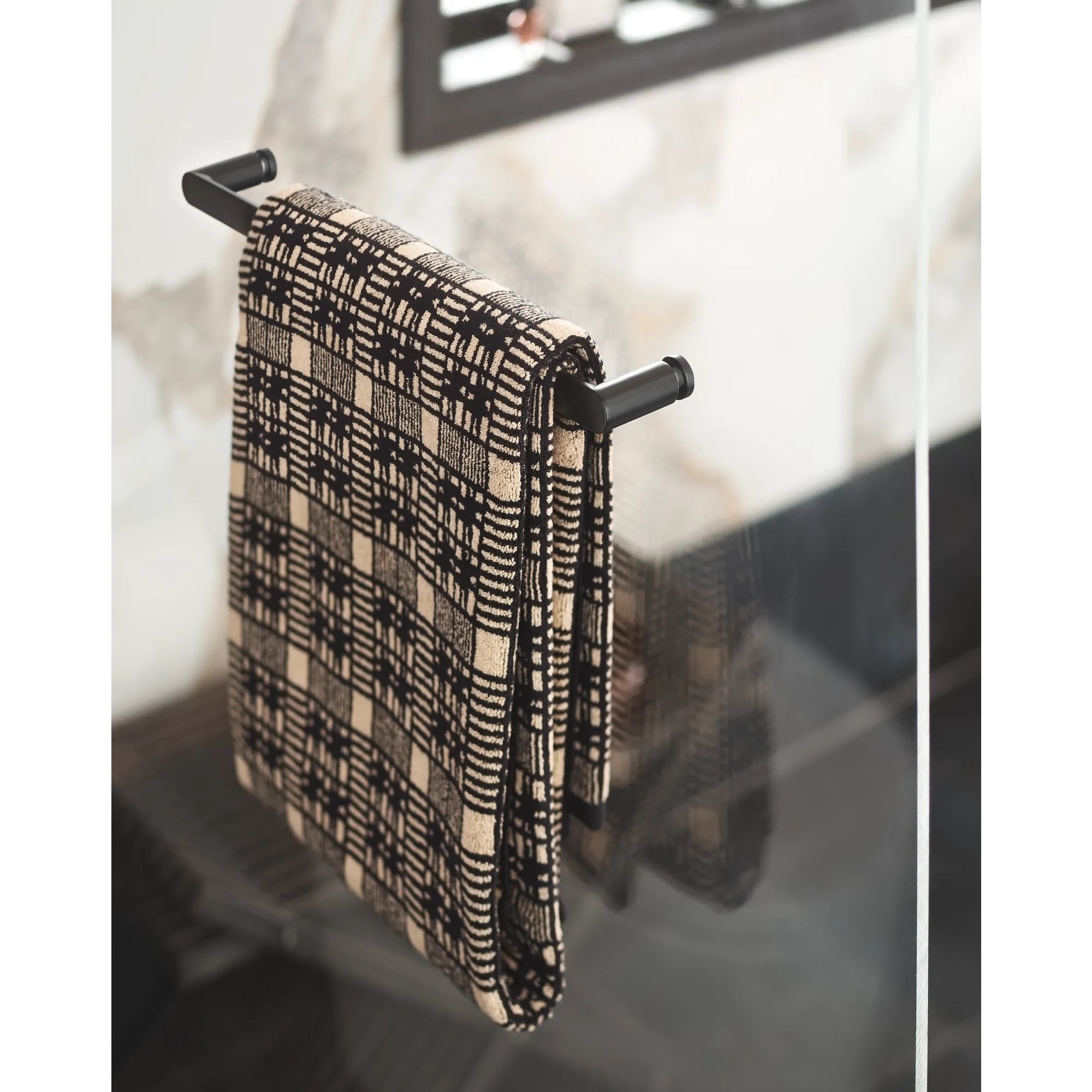 Contemporary Chrome 18" shower door towel bar - Image 6