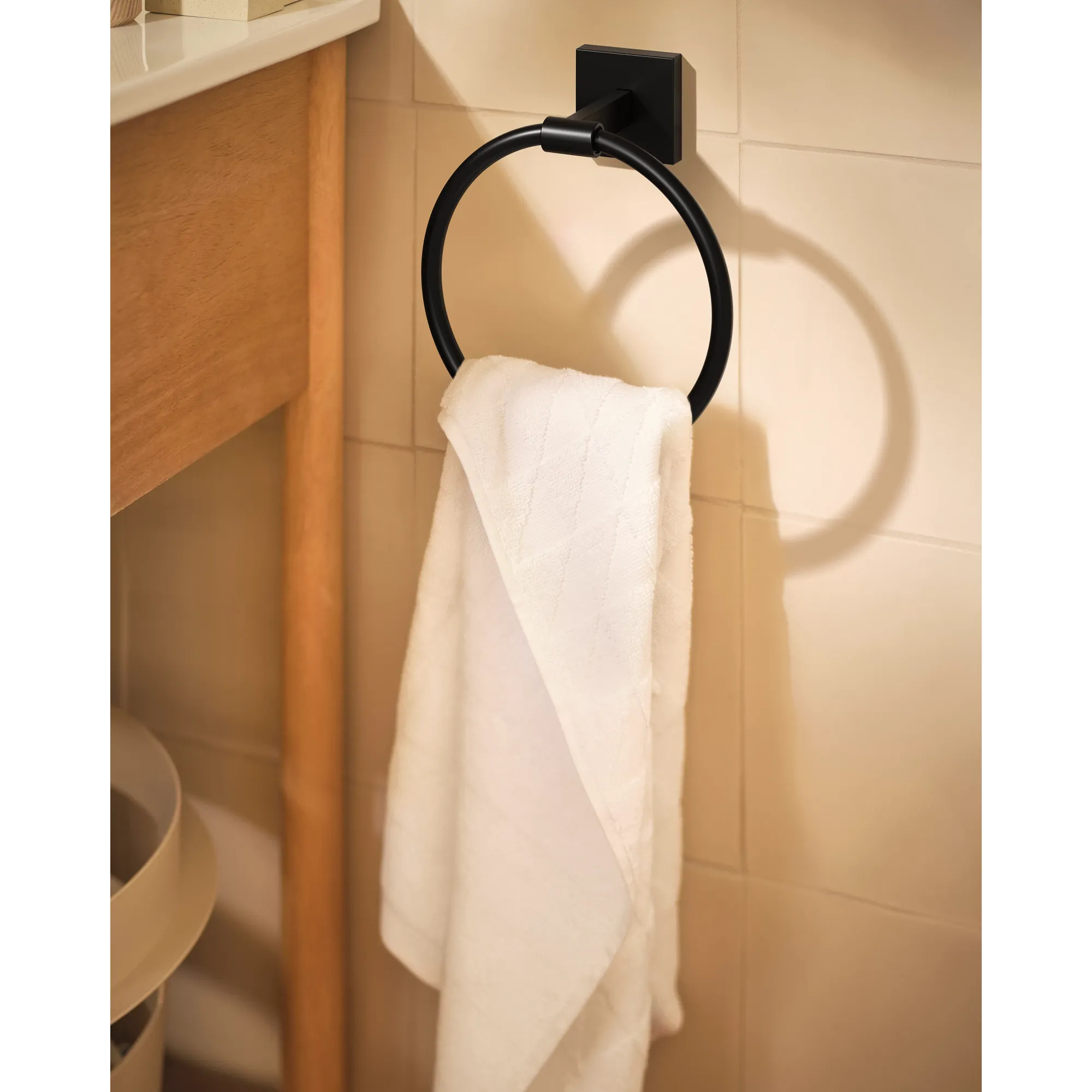 Triva Chrome towel ring - Image 6
