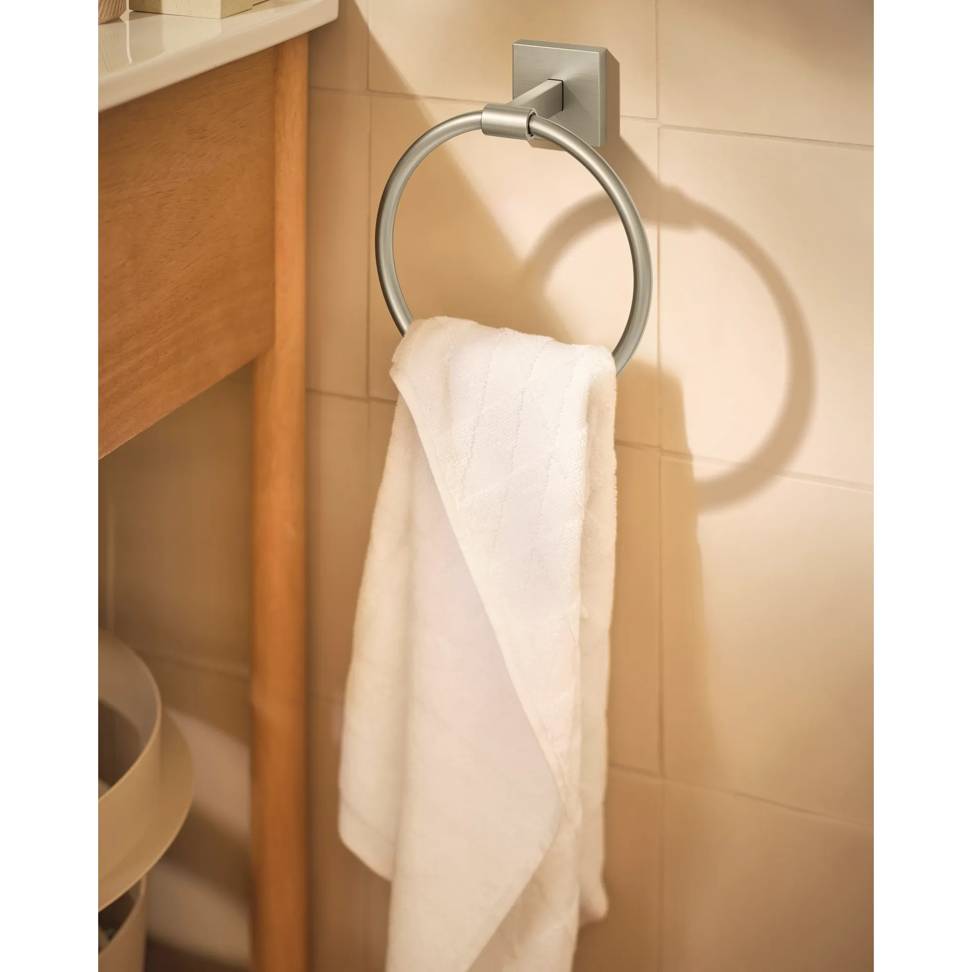 Triva Chrome towel ring - Image 9