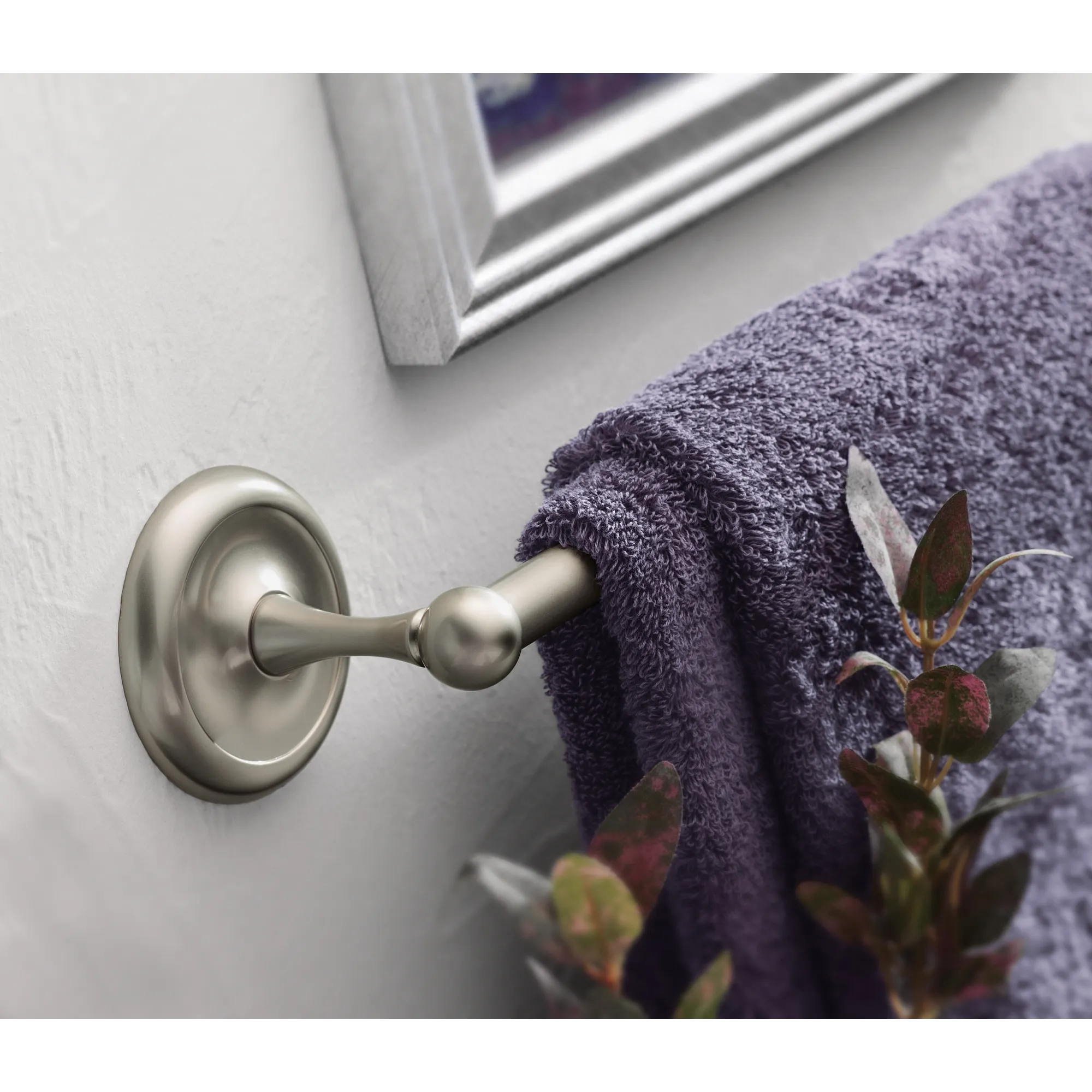 Yorkshire 24" Towel Bar - Image 3