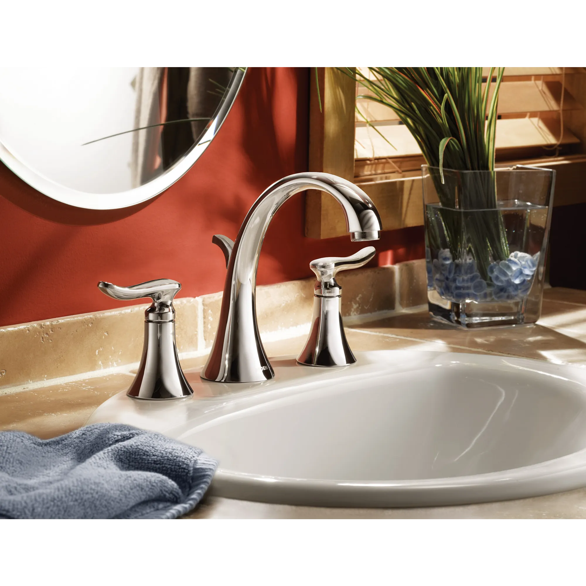 Quinn Chrome two-handle low arc bathroom faucet - Image 4