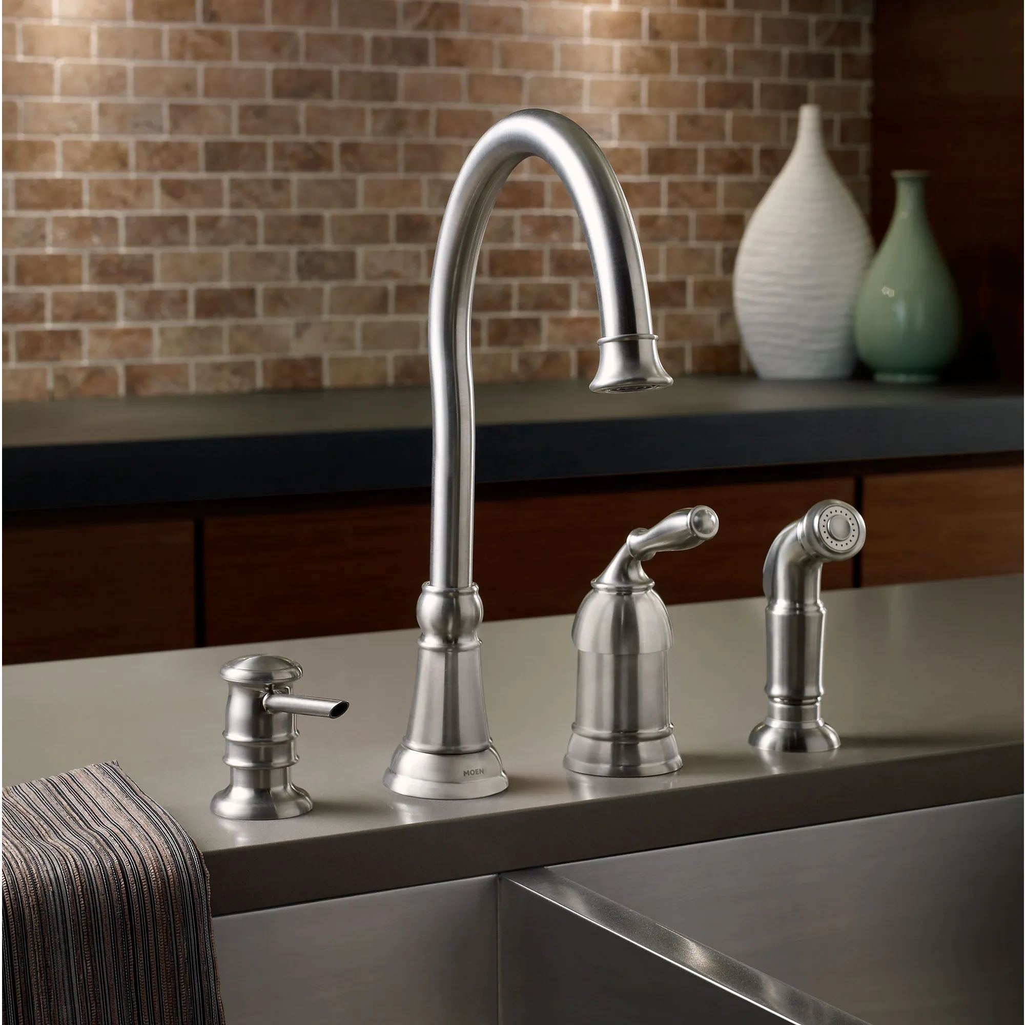 Lindley Classic stainless one-handle high arc kitchen faucet - Image 4