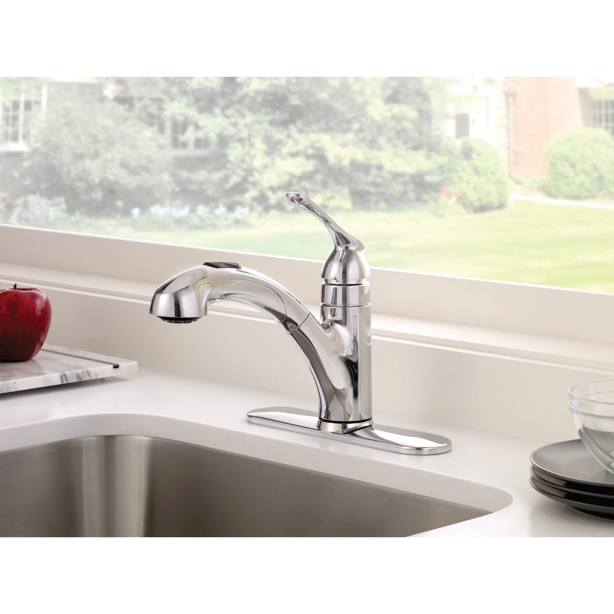 Banbury Chrome one-handle pullout kitchen faucet - Image 2