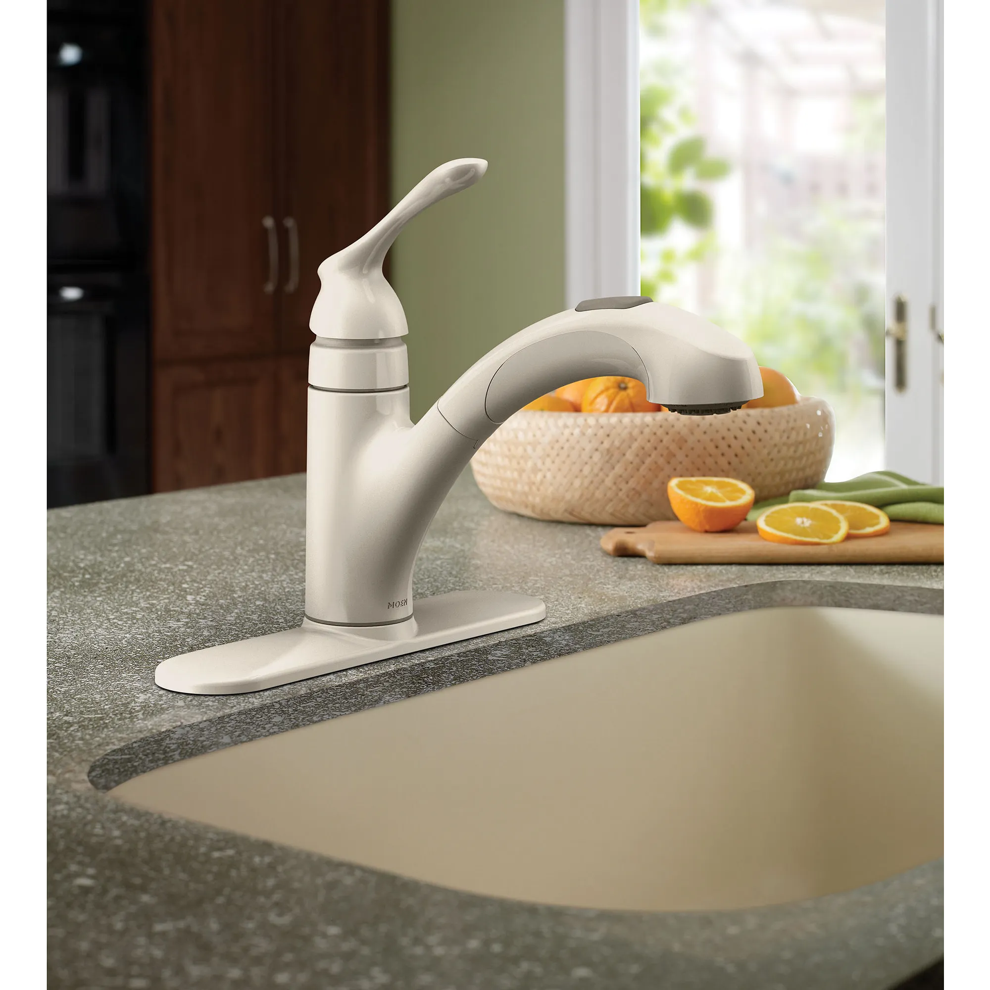 Banbury Chrome one-handle pullout kitchen faucet - Image 4