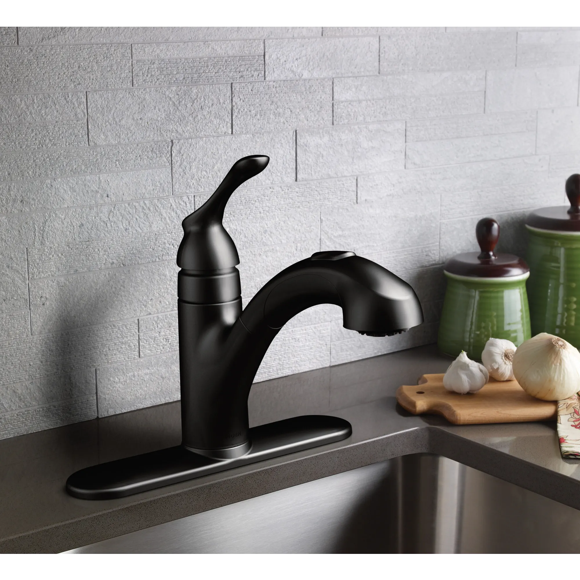 Banbury Chrome one-handle pullout kitchen faucet - Image 8