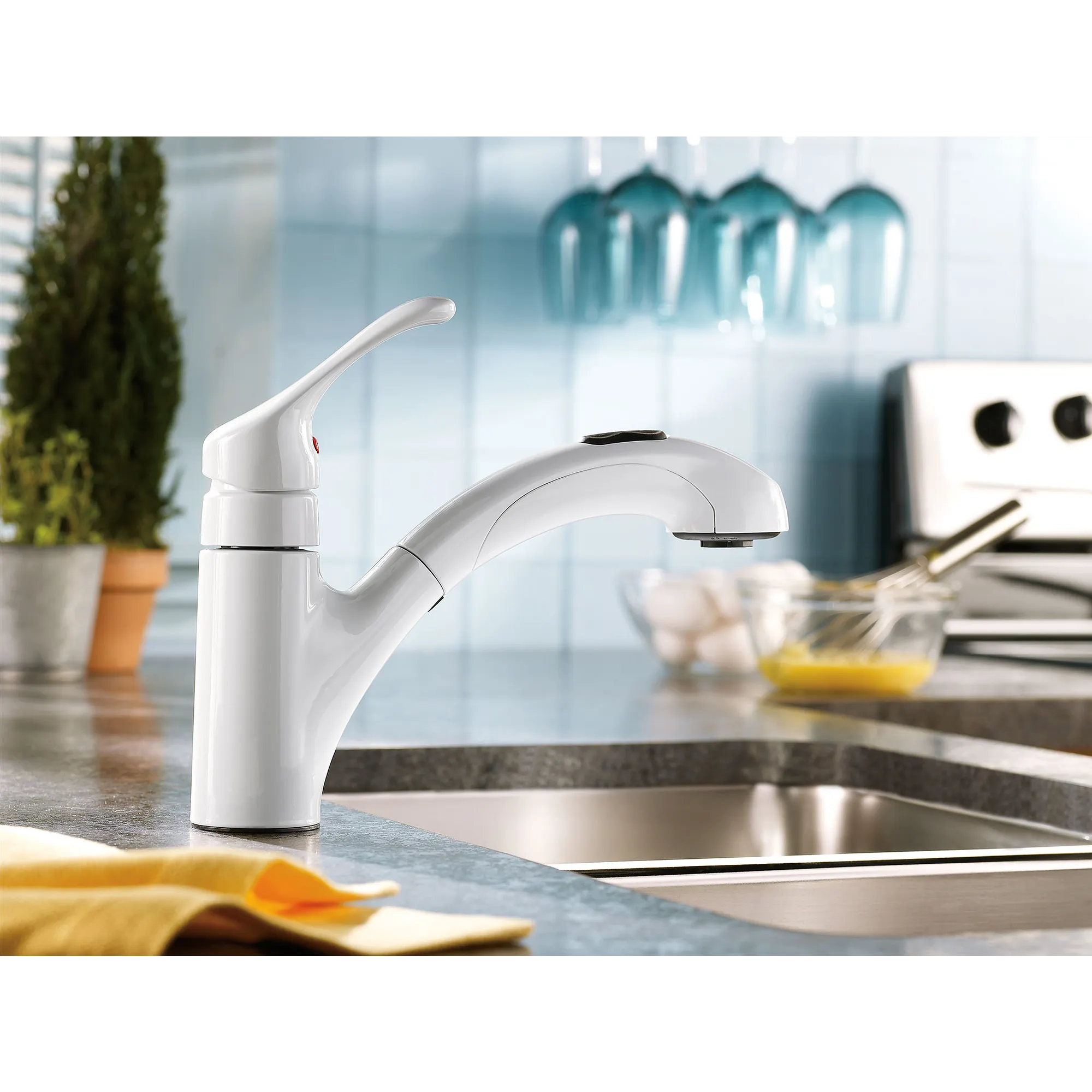 Renzo One-Handle Pullout Kitchen Faucet - Image 6