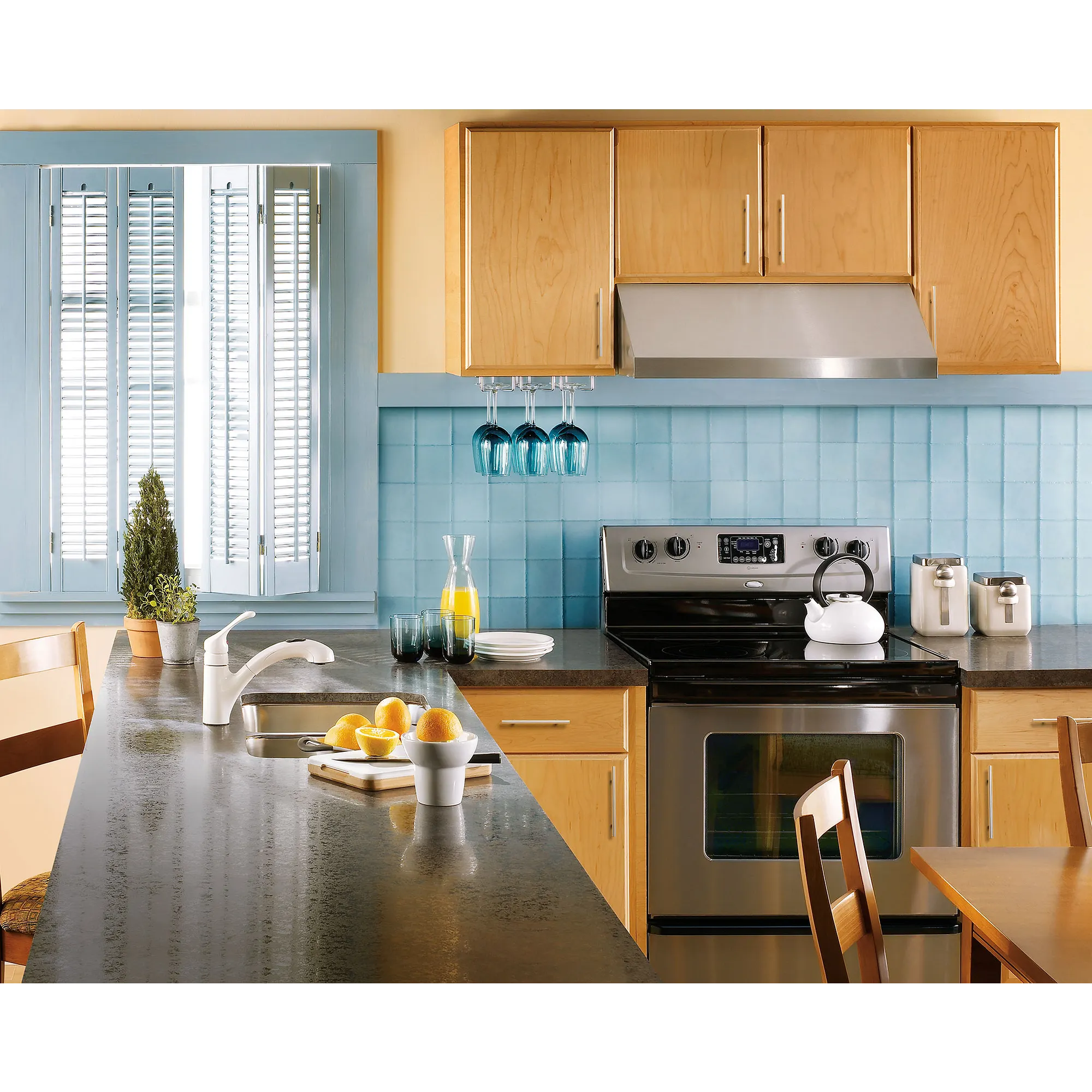 Renzo One-Handle Pullout Kitchen Faucet - Image 7