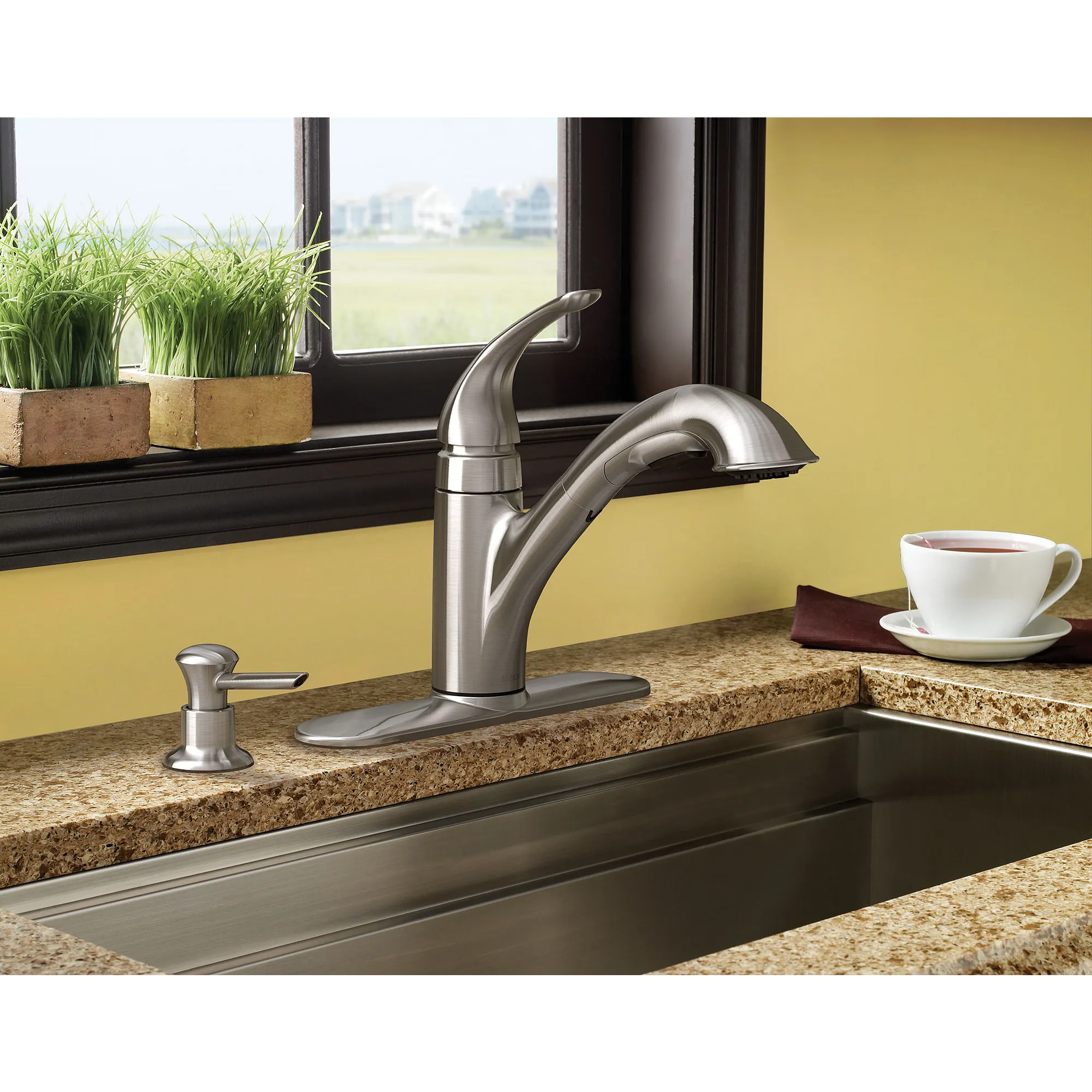 Caprillo Spot Resist Stainless One-Handle Pullout Kitchen Faucet - Image 2