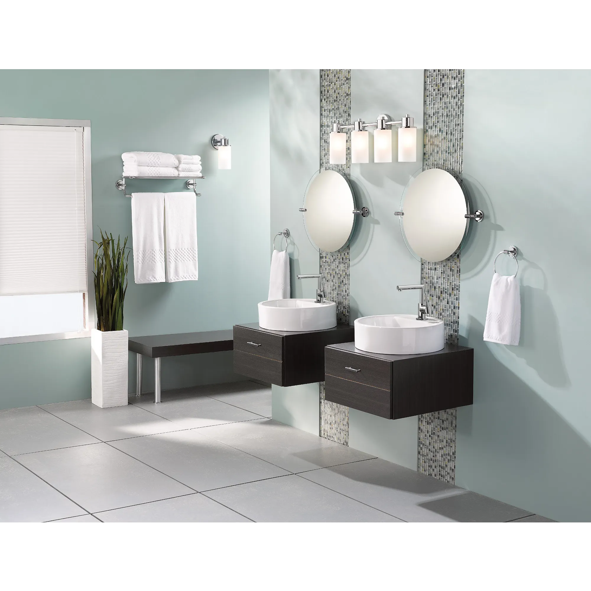 Iso 3-Light Bathroom Vanity Light - Image 2