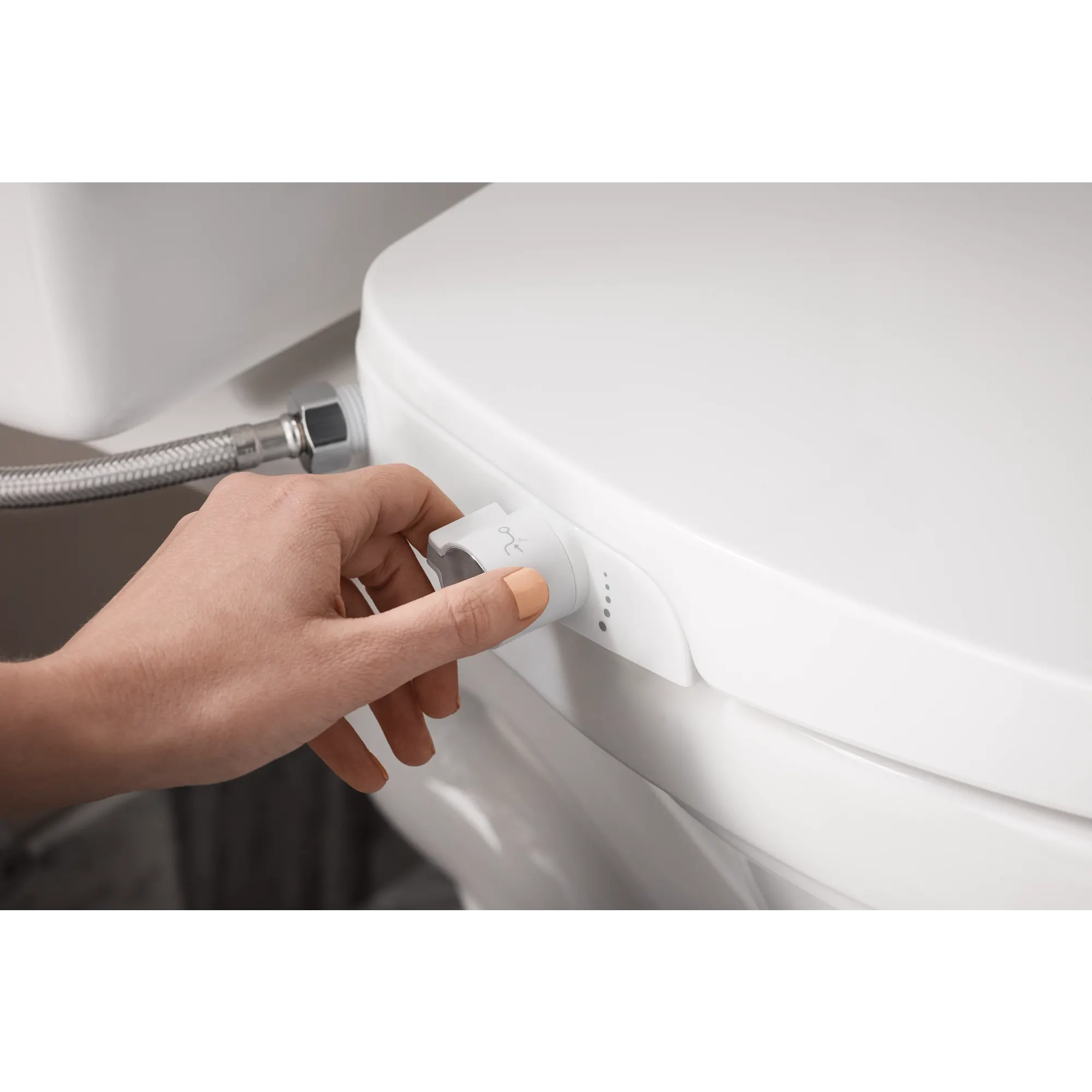 Moen 2-series Non-electronic Bidet Seat - Image 4