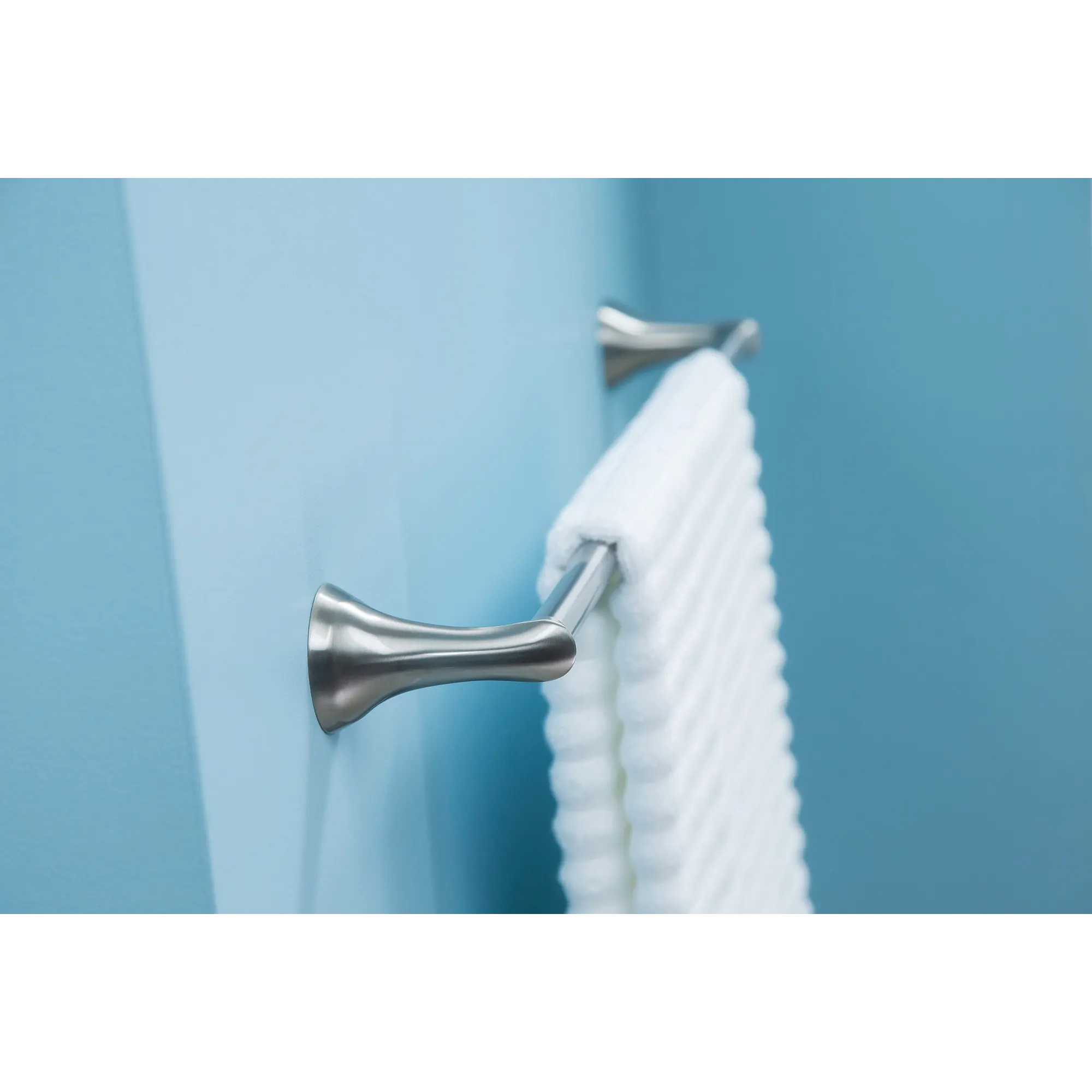Darcy Chrome 18" Towel Bar - Image 17