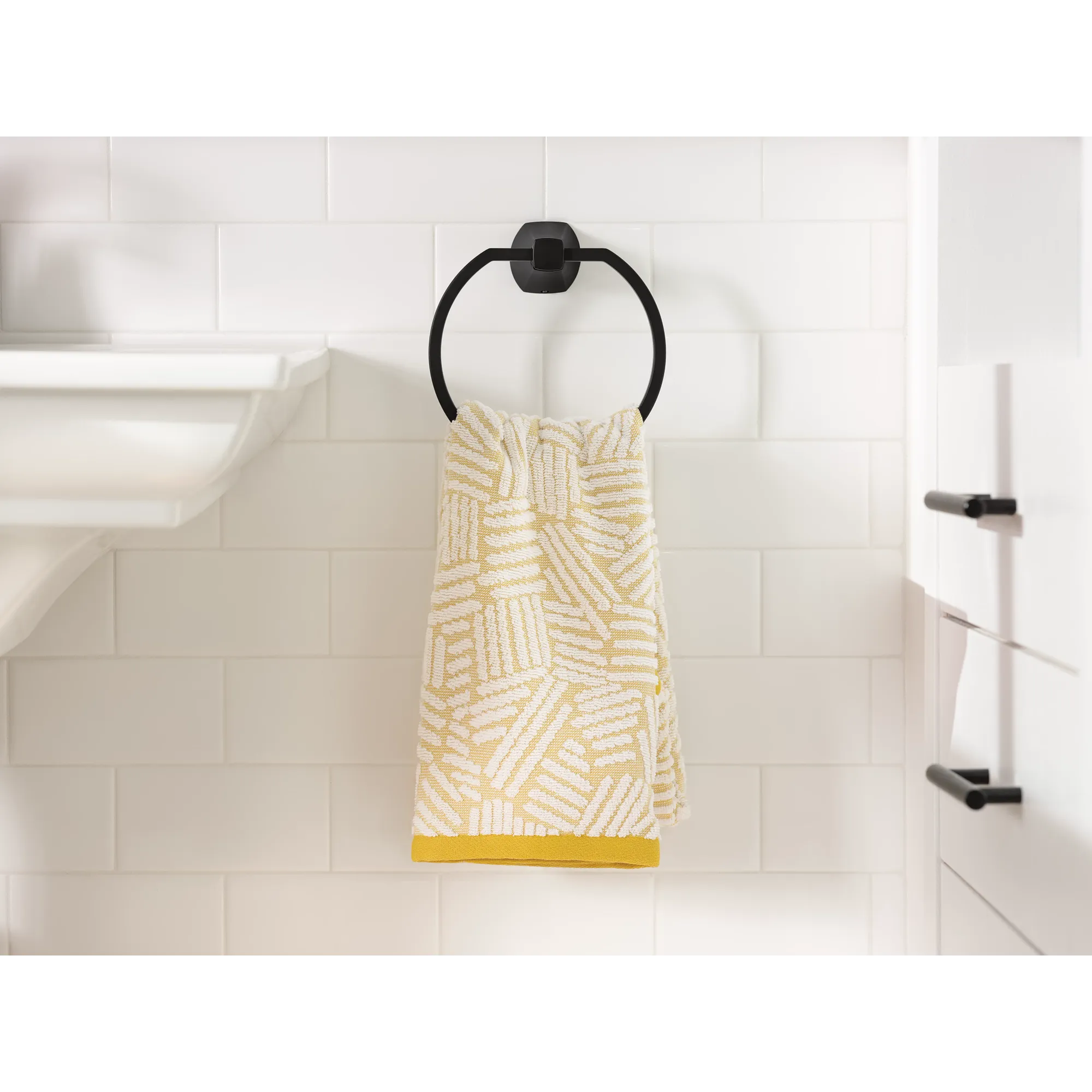 Lindor Towel Ring - Image 5
