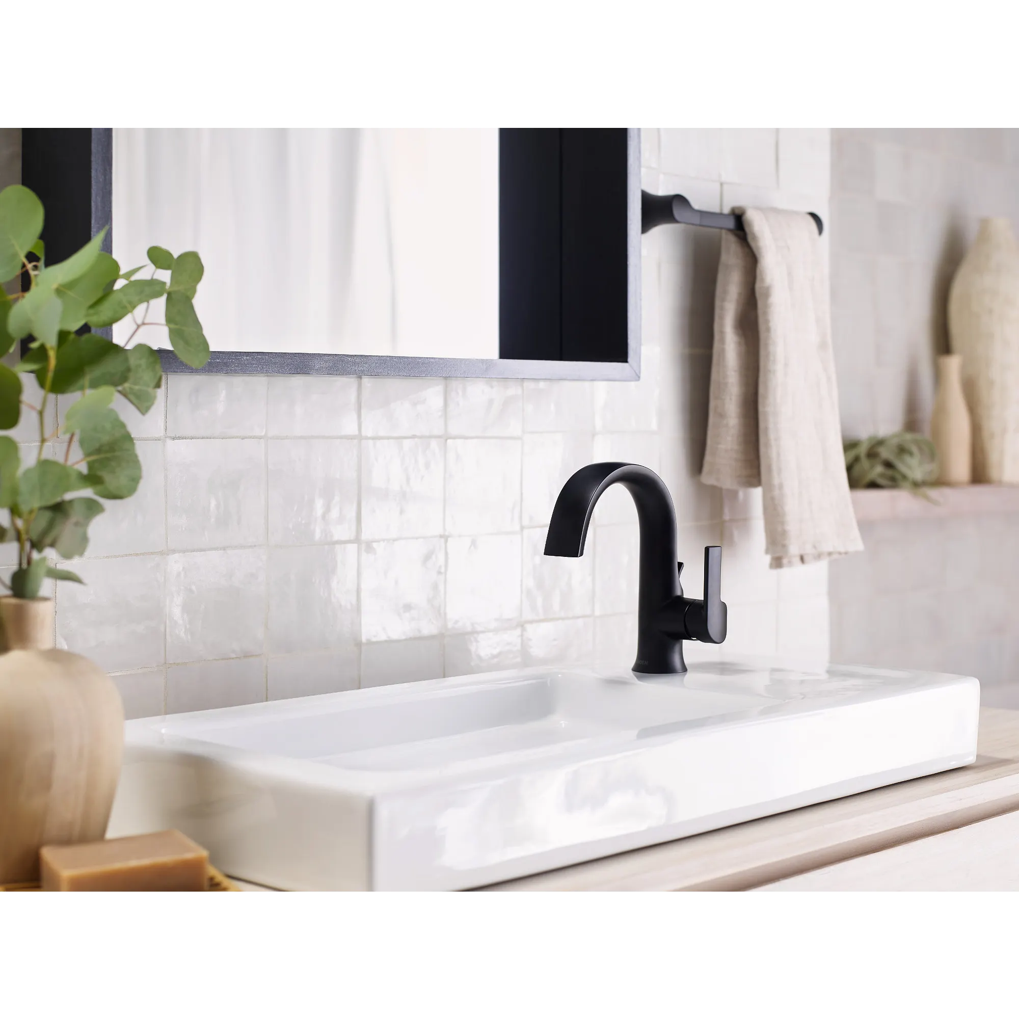 Doux One-handle Bathroom Sink Faucet - Image 10