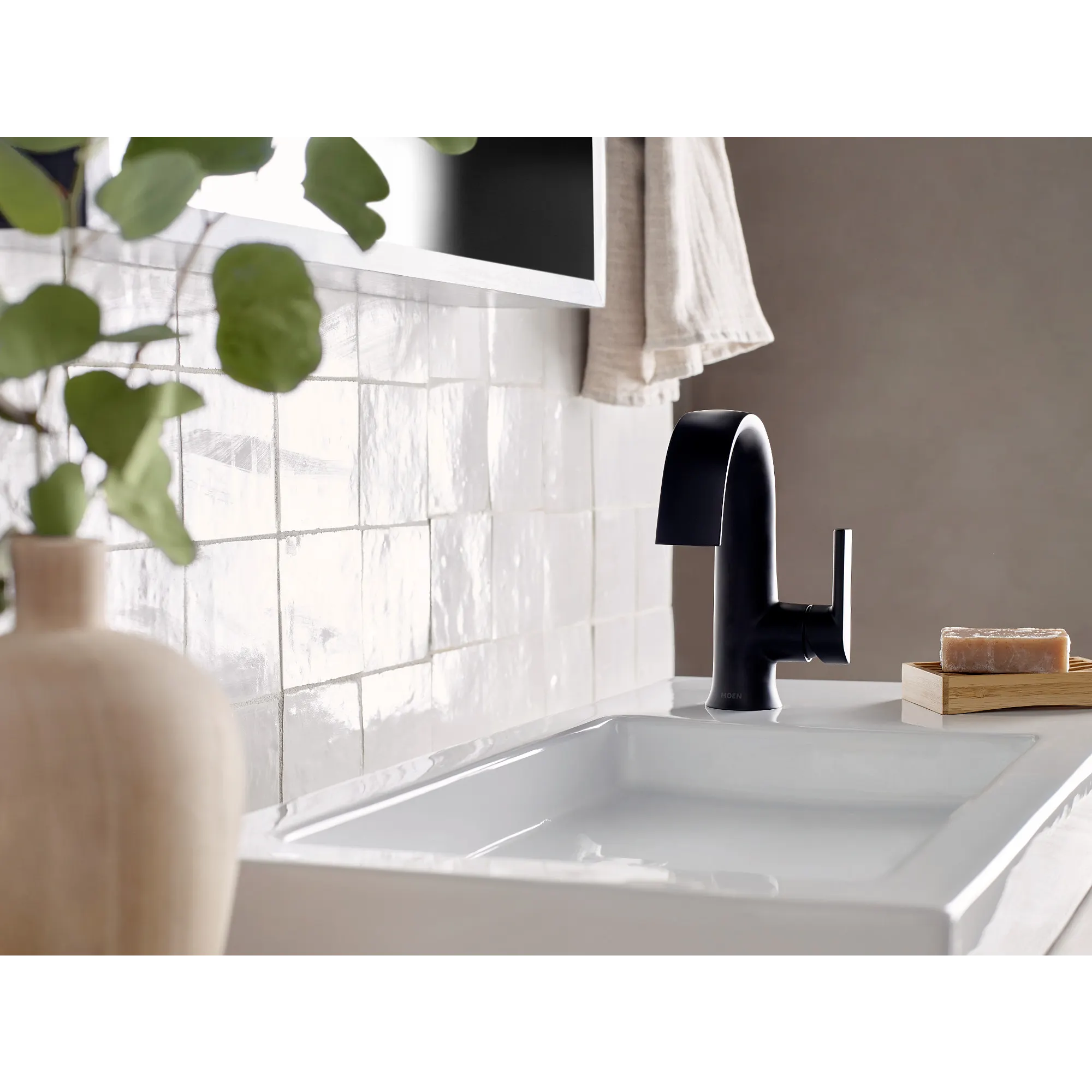 Doux One-handle Bathroom Sink Faucet - Image 8
