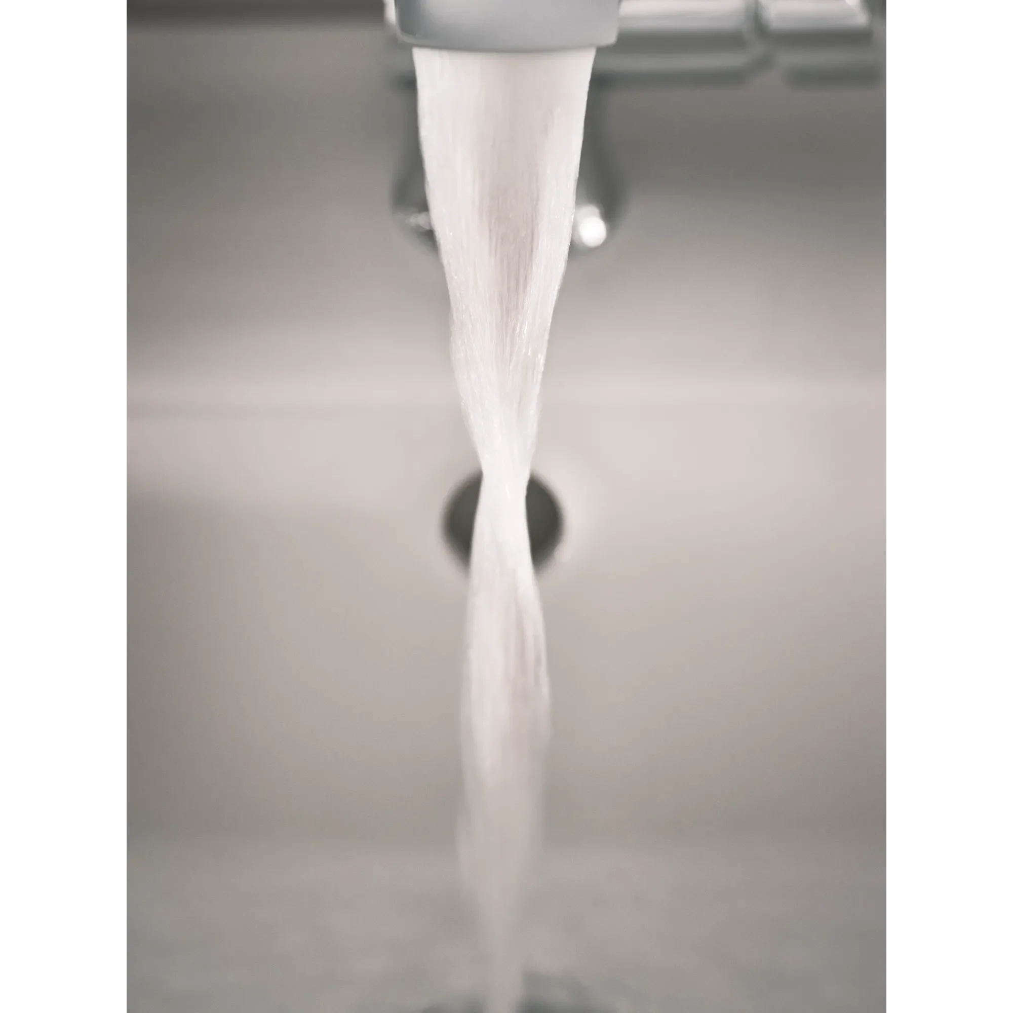 Doux MotionSense One-Handle Touchless Bathroom Faucet - Image 3