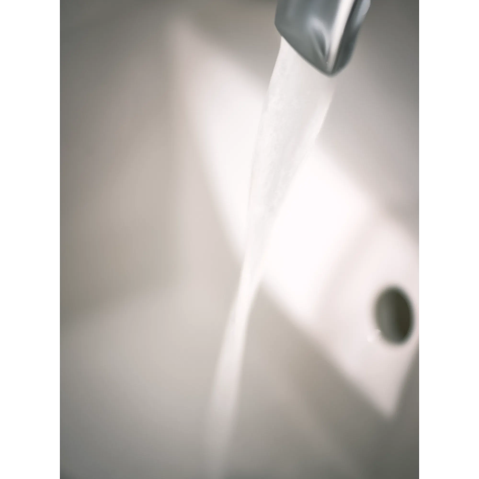 Doux MotionSense One-Handle Touchless Bathroom Faucet - Image 8