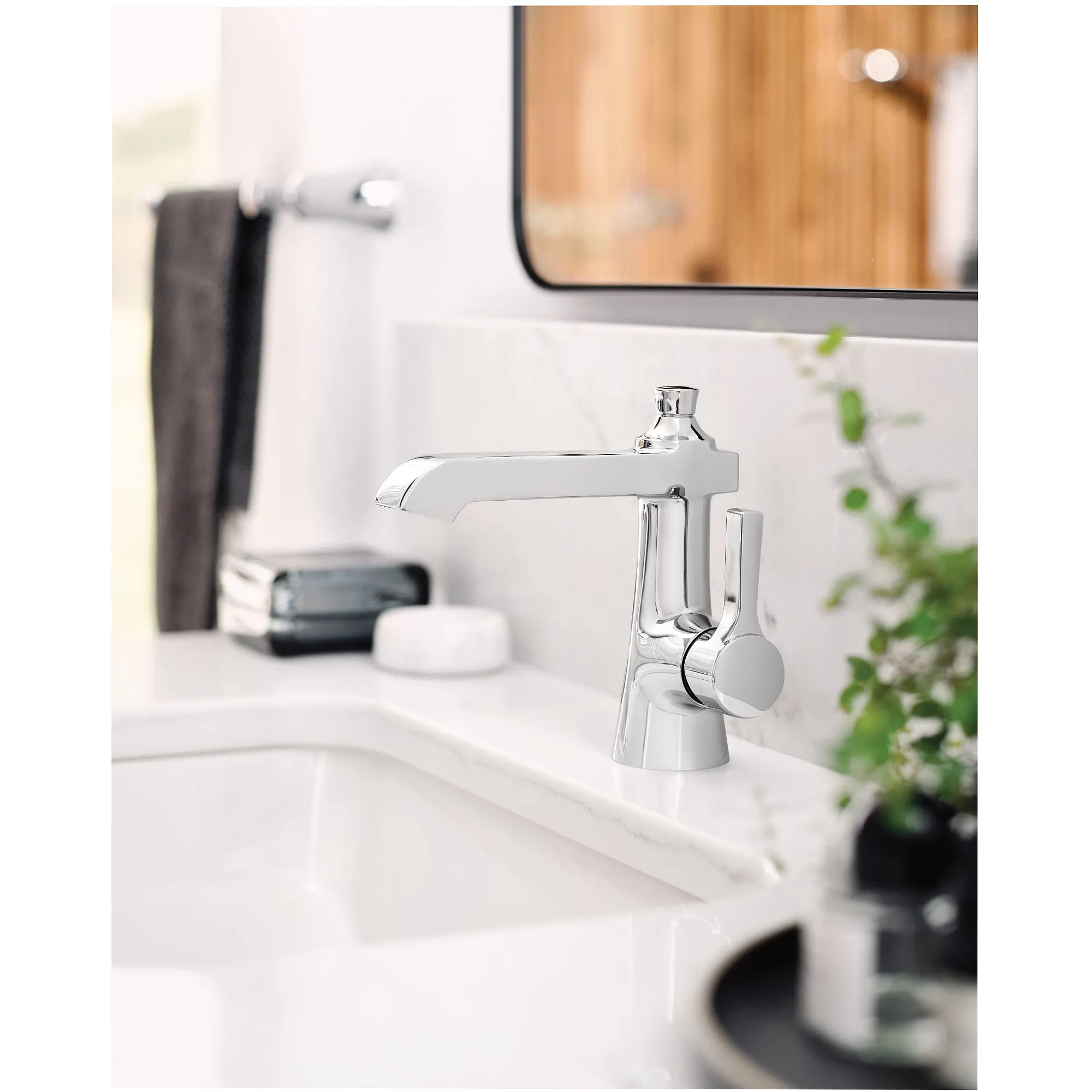 Flara One-handle Bathroom Sink Faucet - Image 4