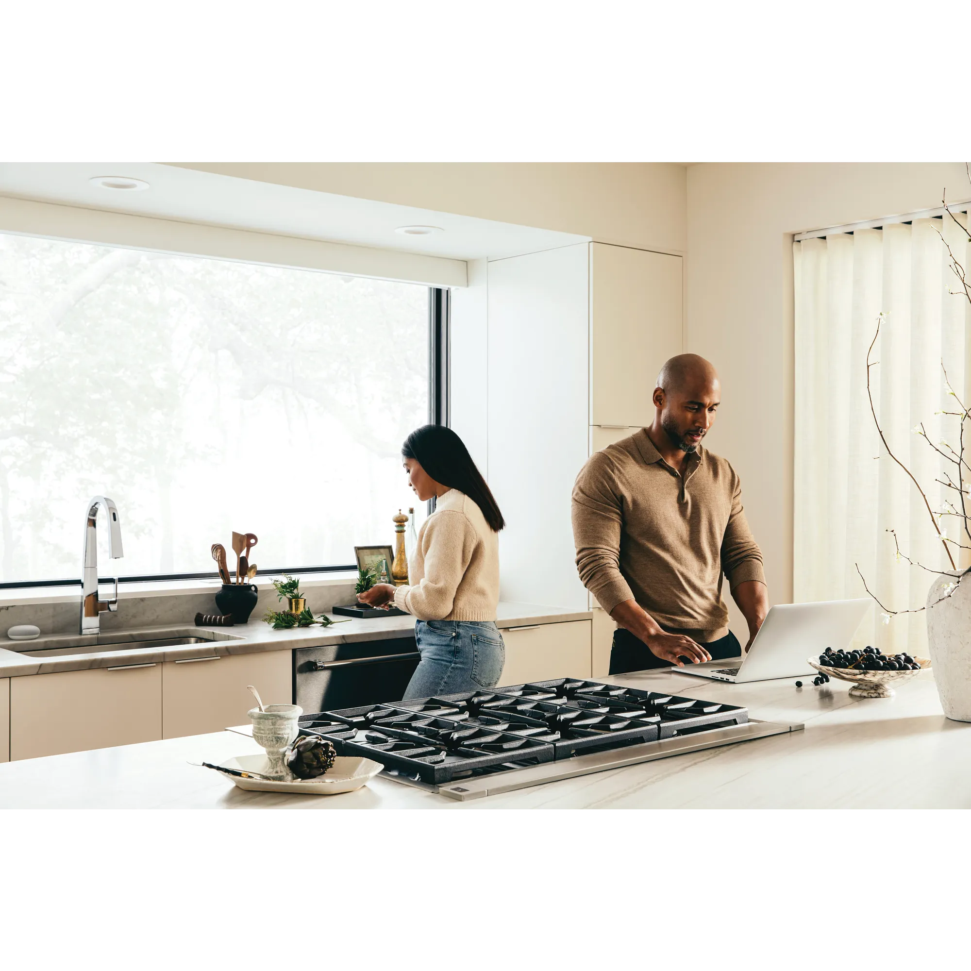 Nio Motion Control Smart Pulldown Touchless Kitchen Faucet - Image 6