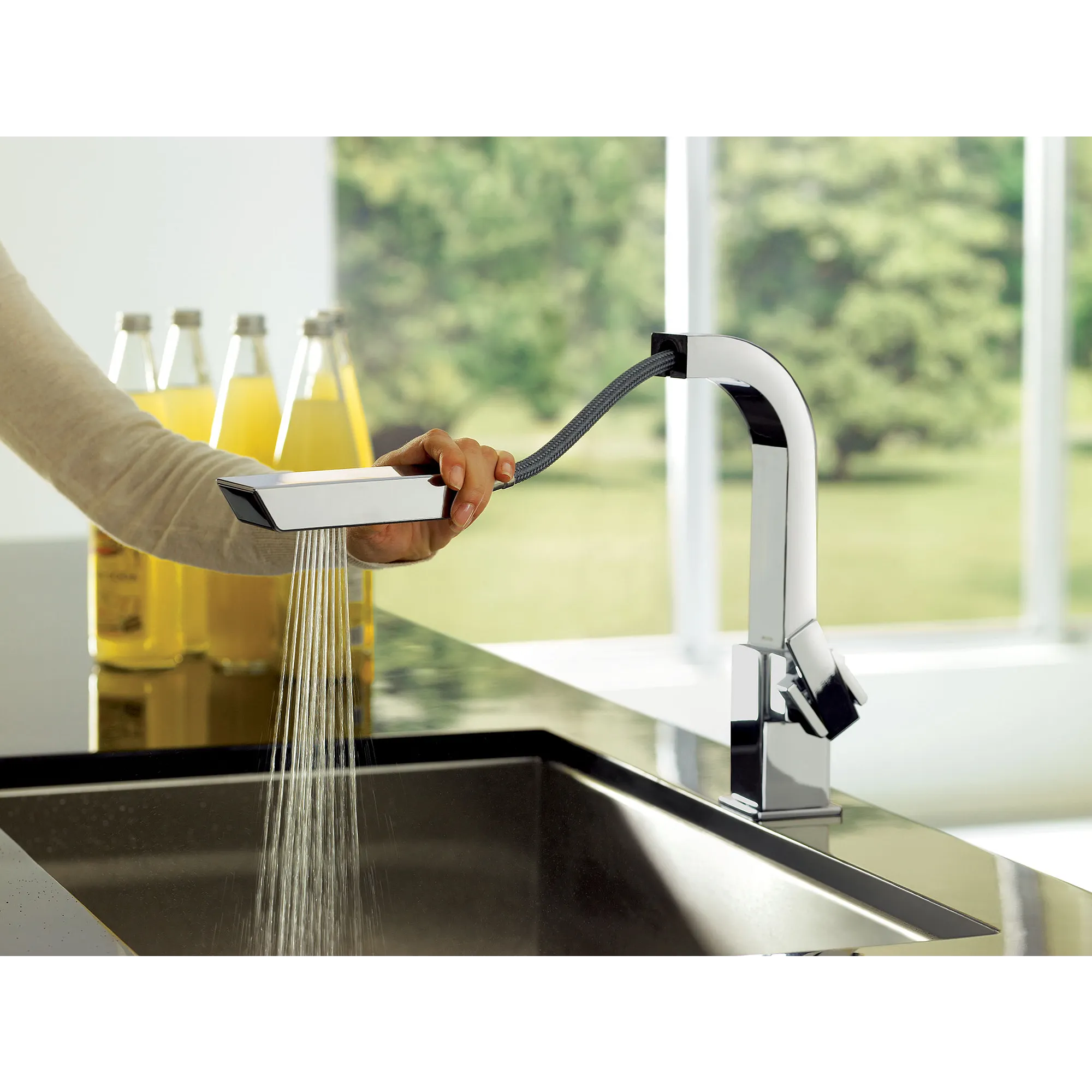 90 Degree Chrome One-Handle High Arc Pullout Kitchen Faucet - Image 4