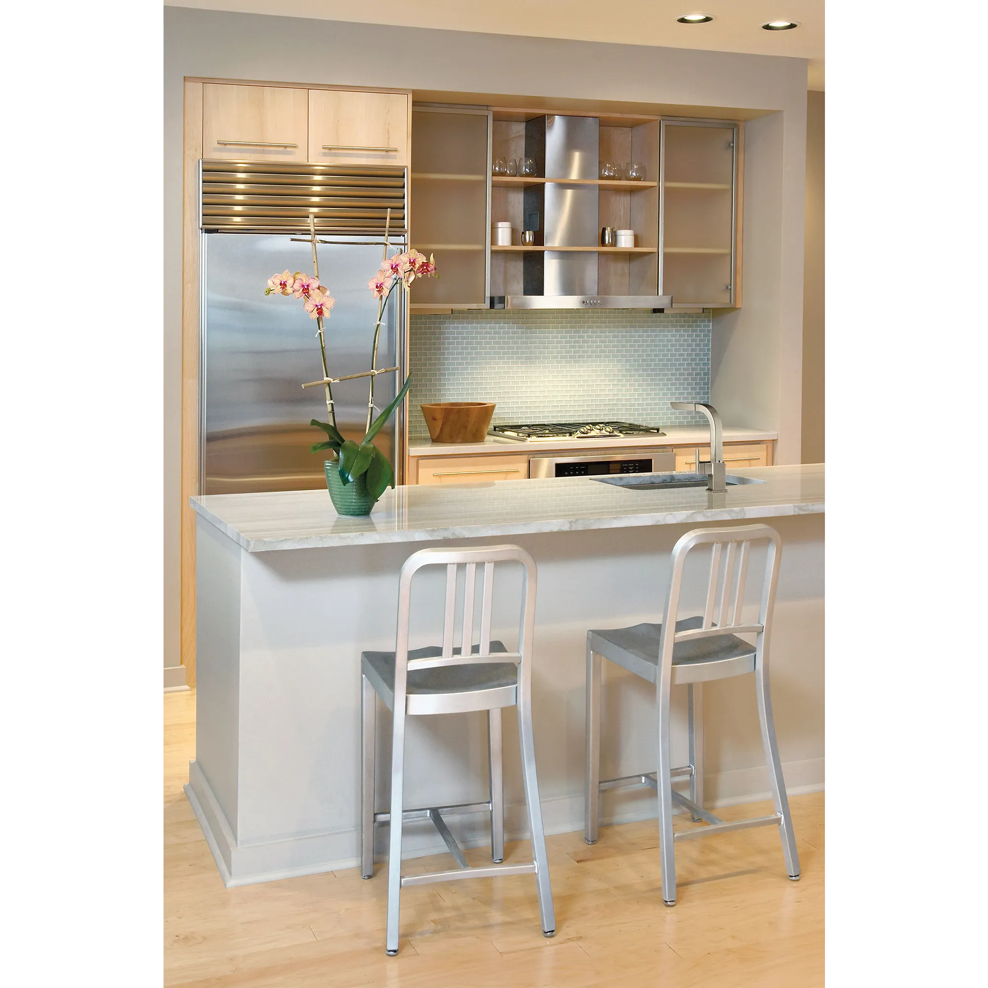 90 Degree Chrome One-Handle High Arc Pullout Kitchen Faucet - Image 7
