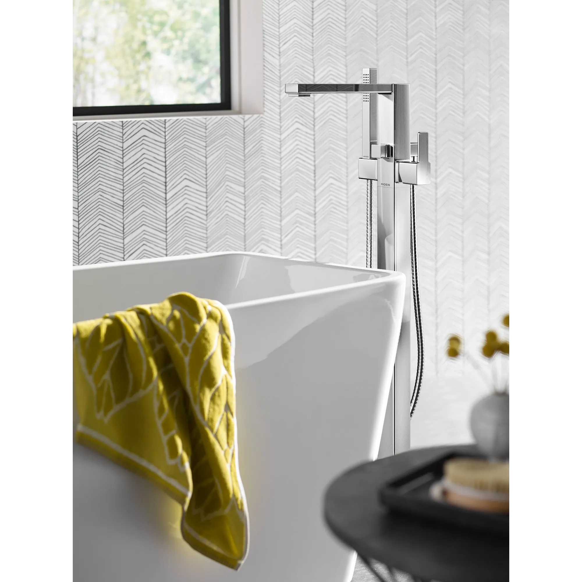 90 Degree Chrome one-handle tub filler includes hand shower - Image 3
