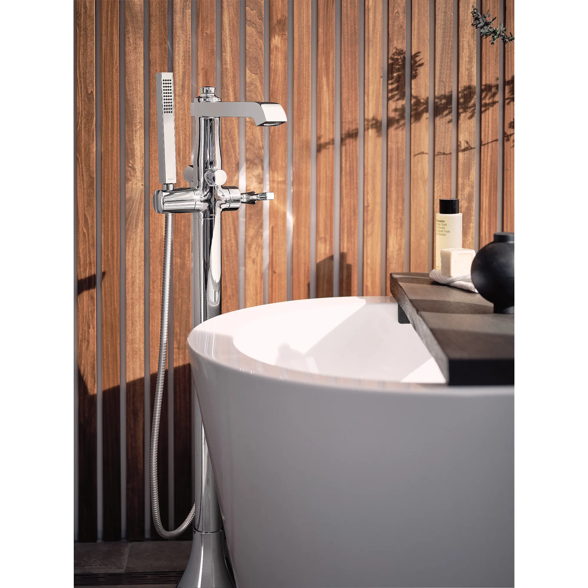 Flara Chrome one-handle tub filler includes hand shower - Image 2