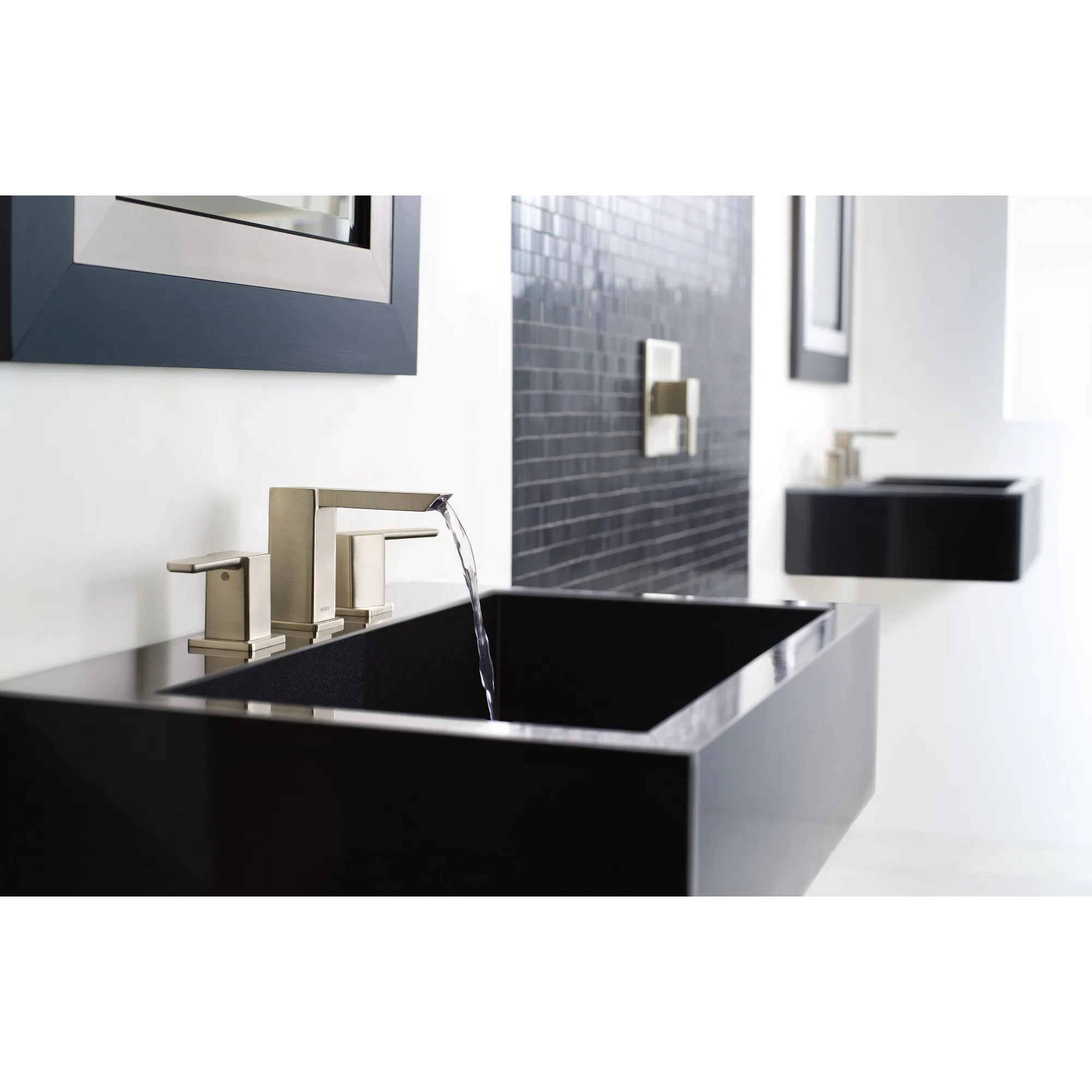 90 Degree Chrome two-handle low arc bathroom faucet - Image 4
