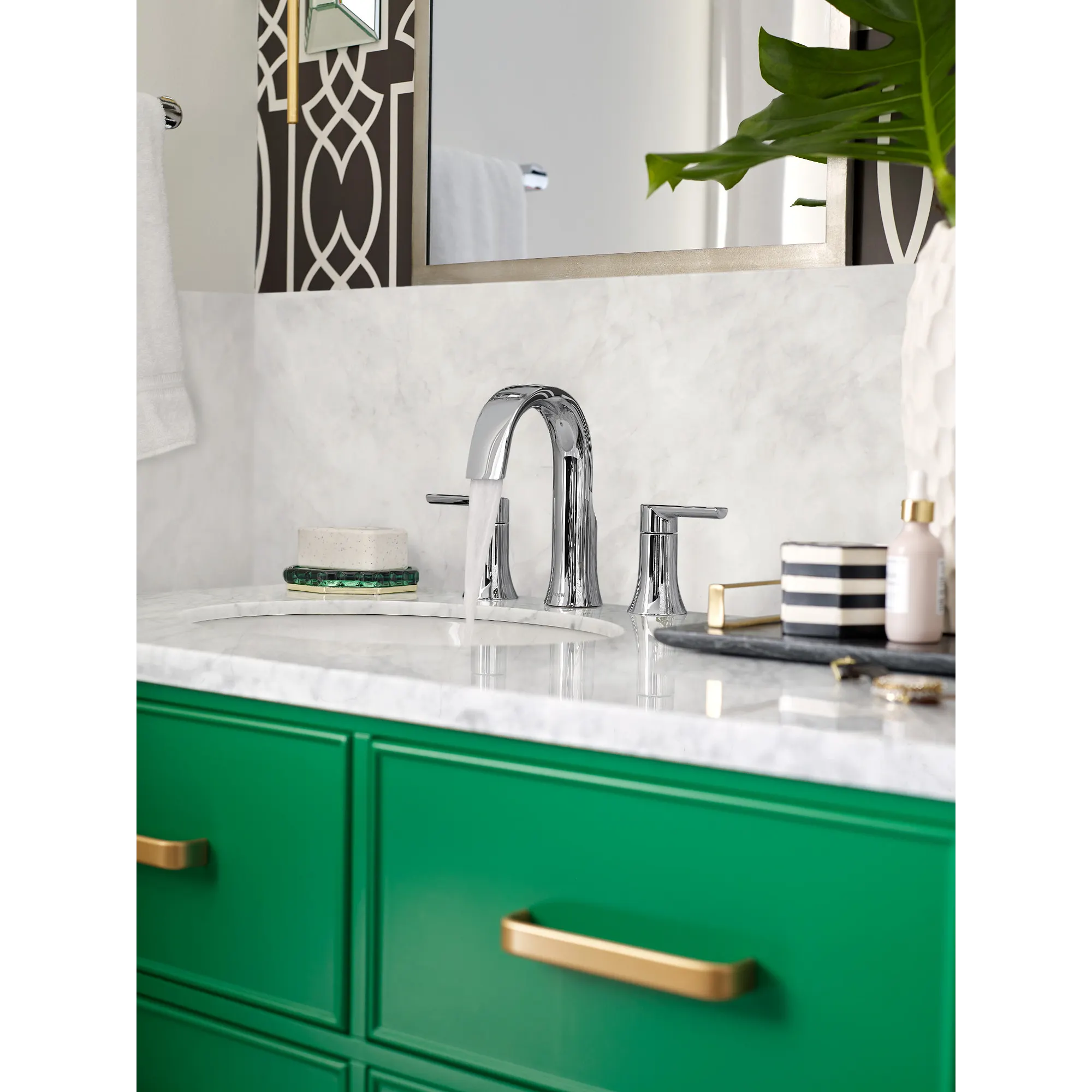 Doux Chrome two-handle high arc bathroom faucet - Image 2