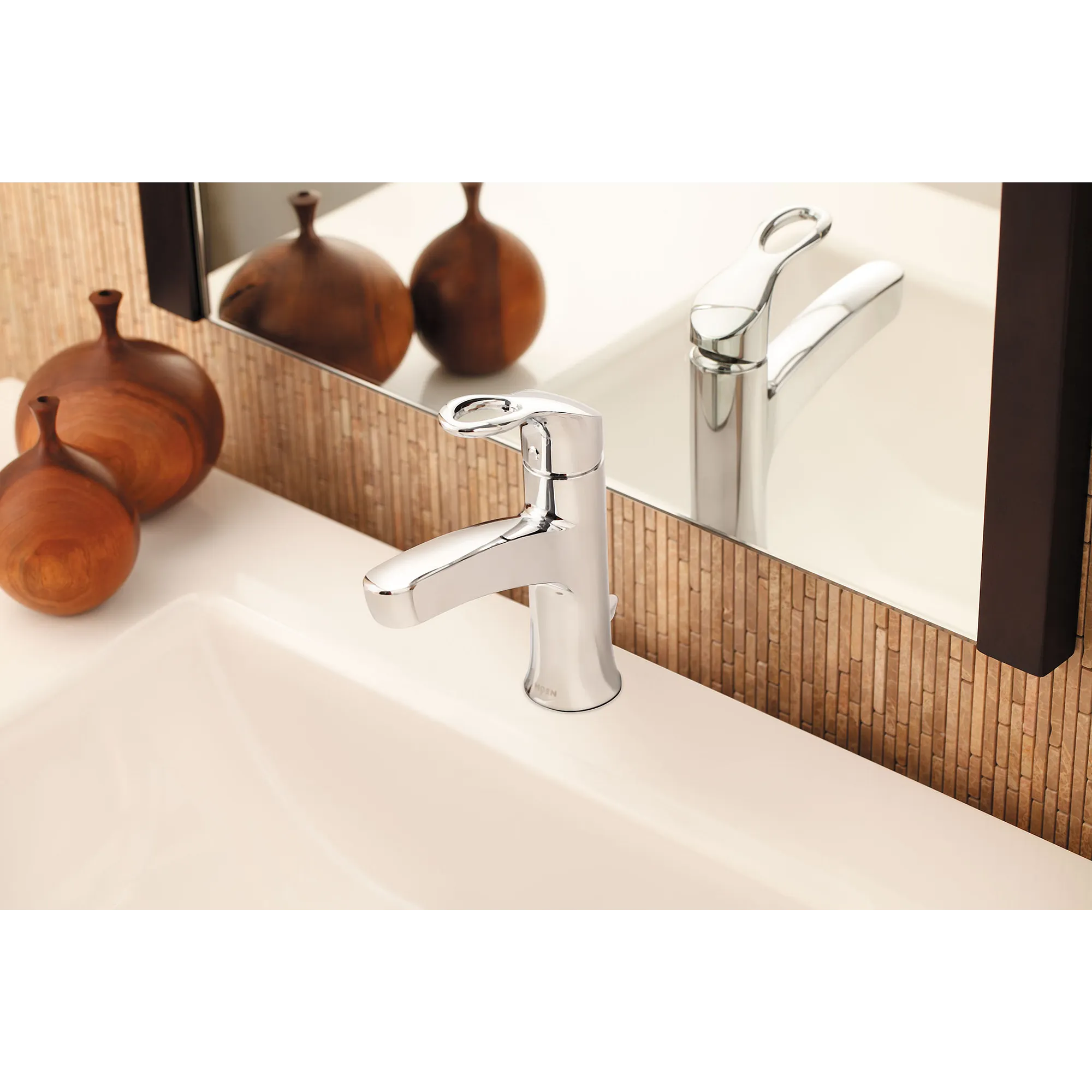 Kleo Chrome one-handle low arc bathroom faucet - Image 2