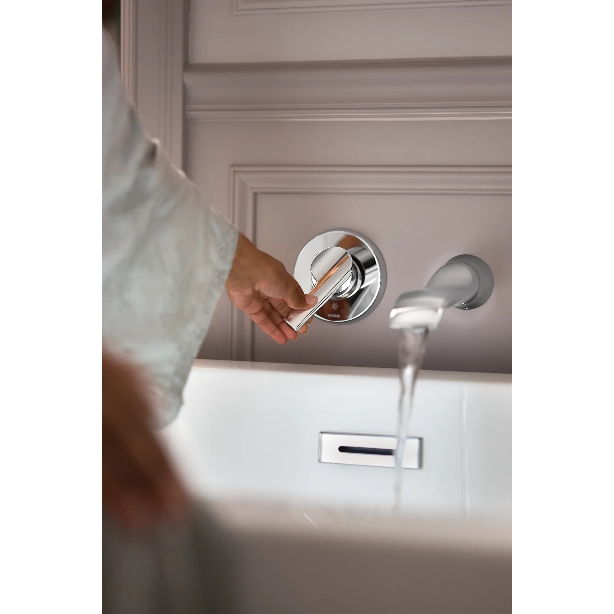 Doux Wall Mount Tub Filler Trim - Image 16