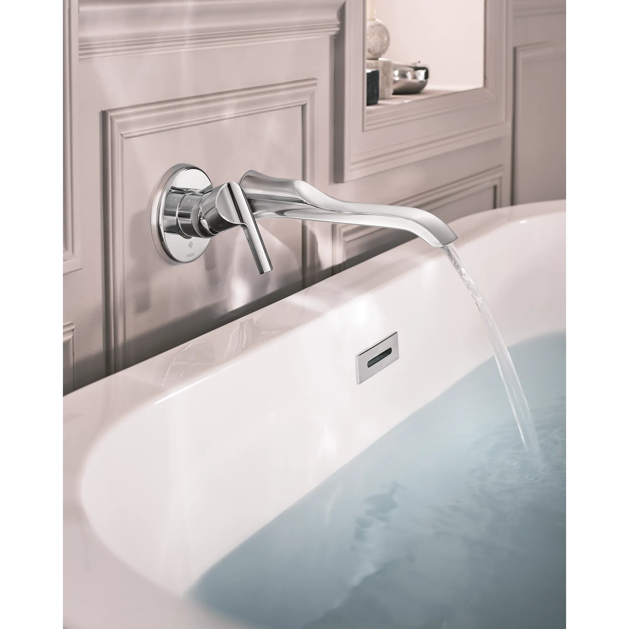 Doux Wall Mount Tub Filler Trim - Image 4