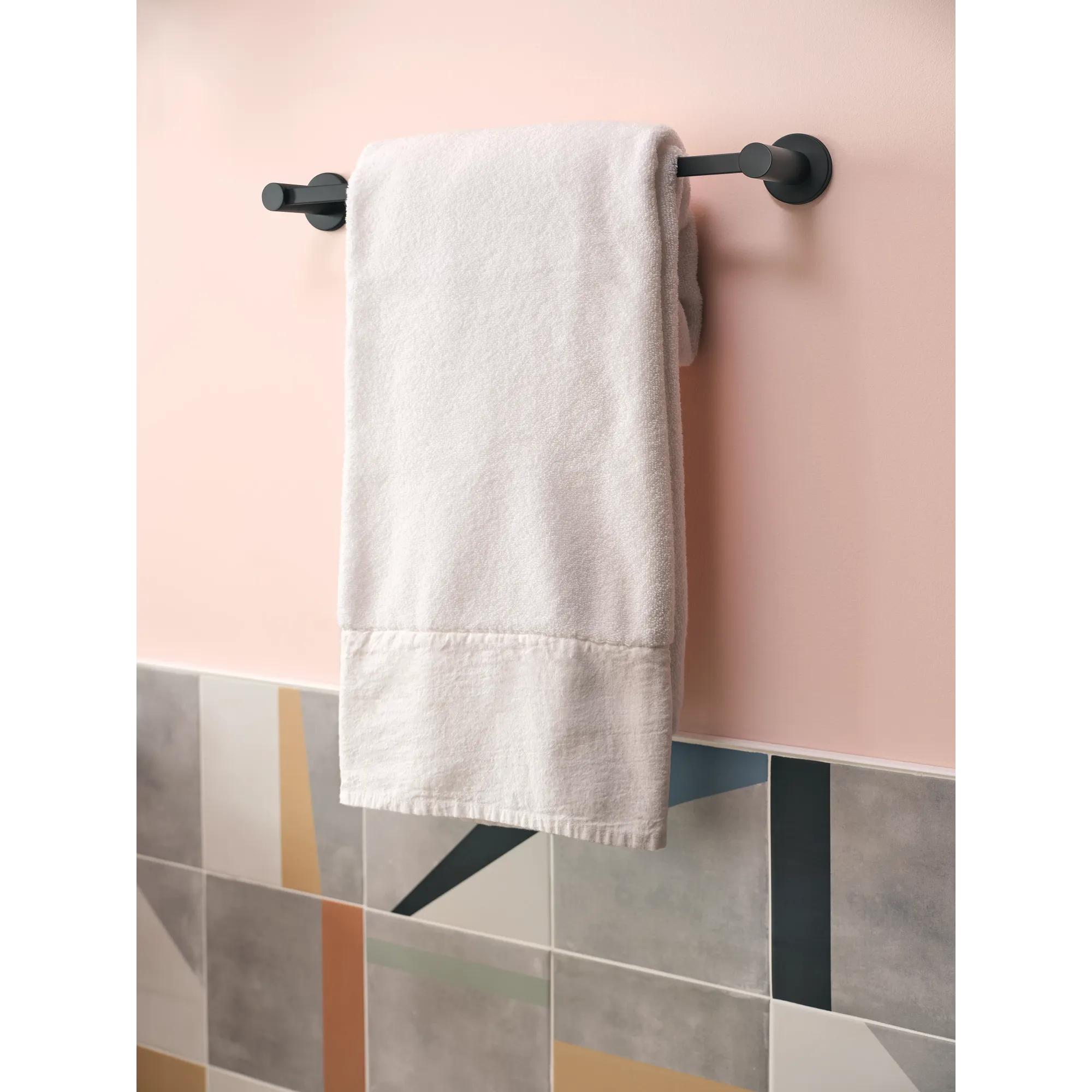 Avri Chrome 18" towel bar - Image 7