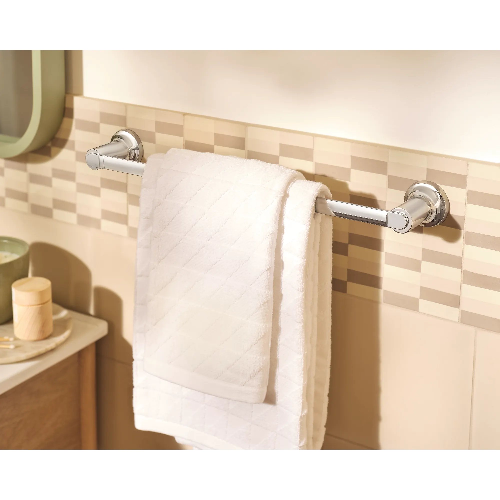 Moen Chrome 18" towel bar - Image 4