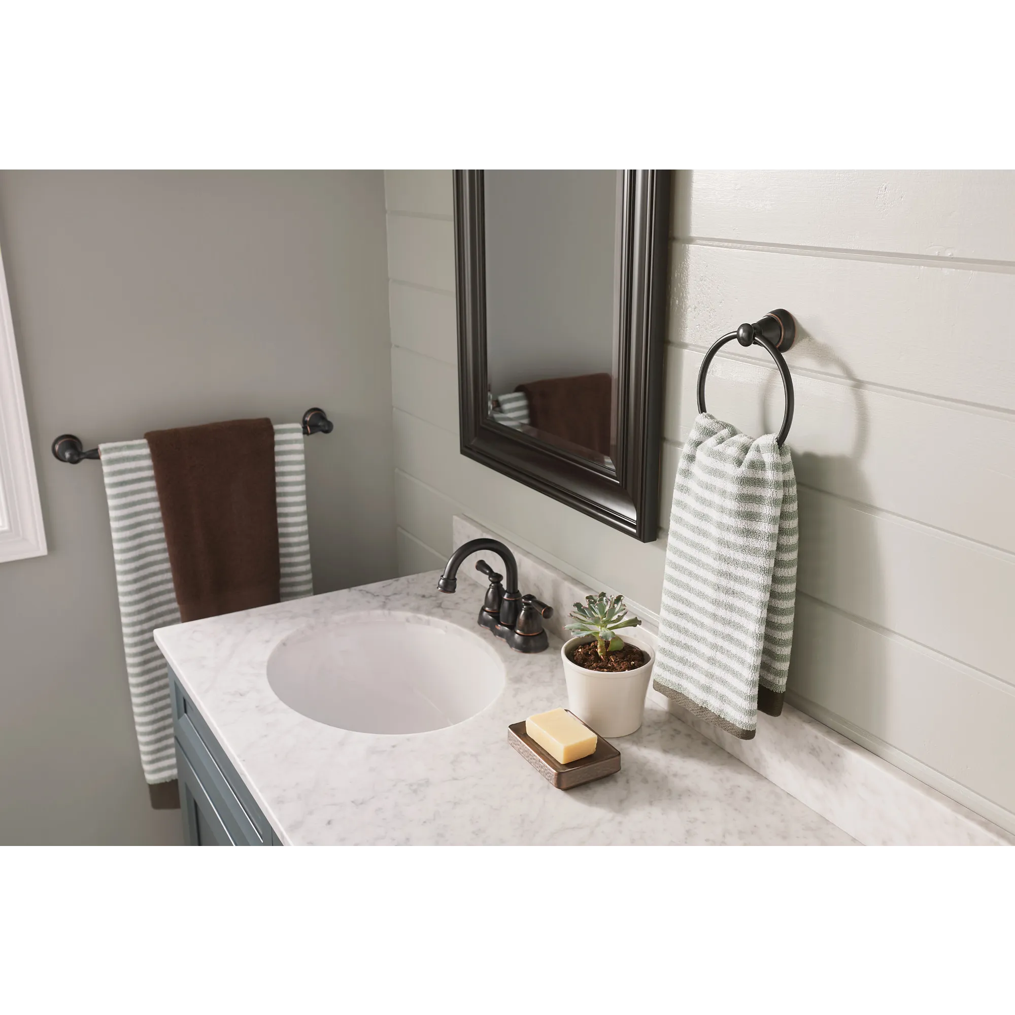 Banbury Towel Ring - Image 23