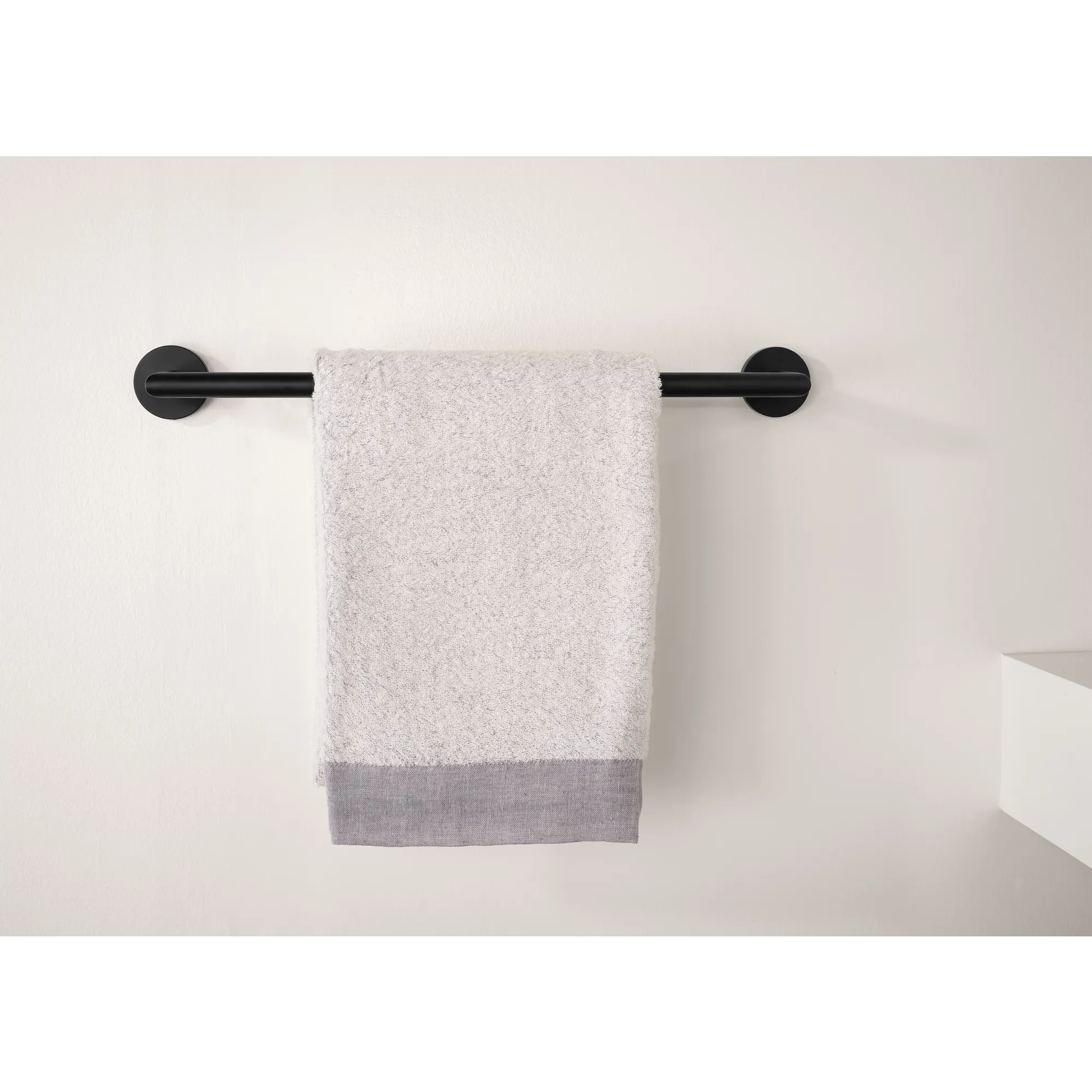Arlys Chrome towel bar - Image 5