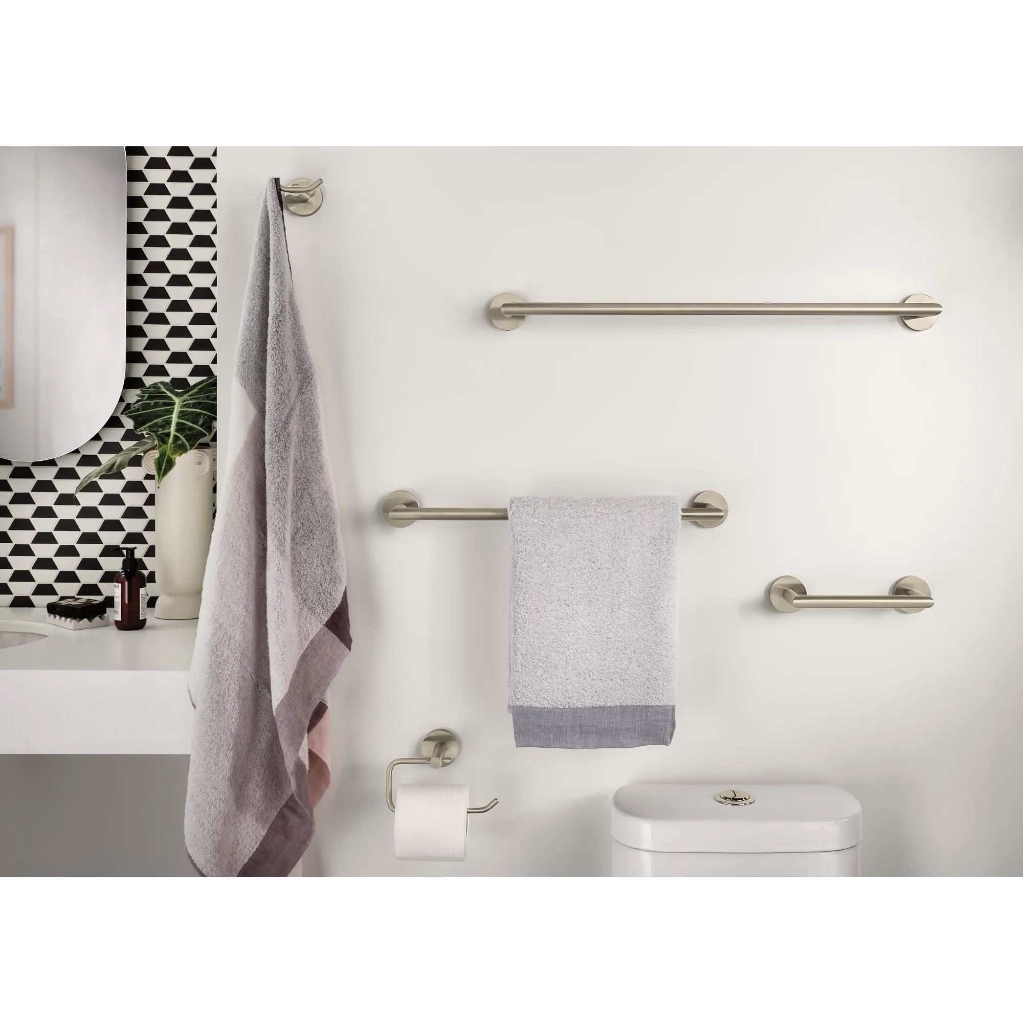 Arlys Chrome towel bar - Image 8